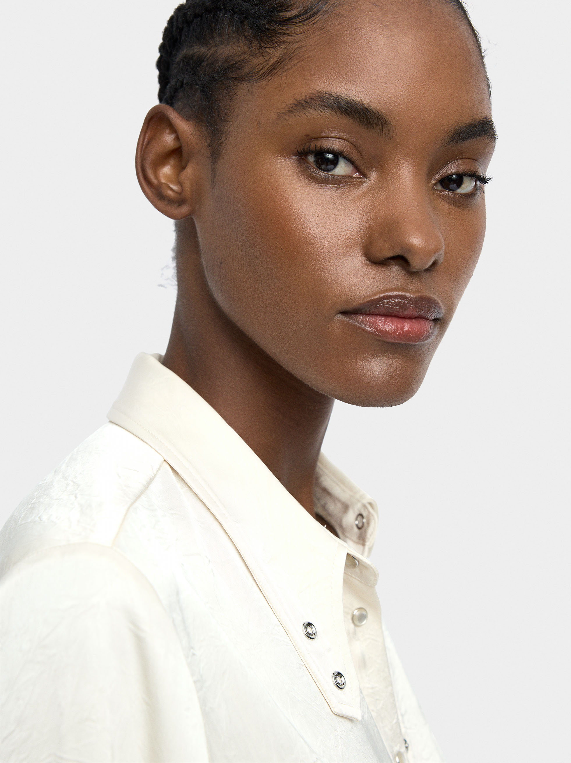 Shirt with ruched effect and collar detail image number 4.0