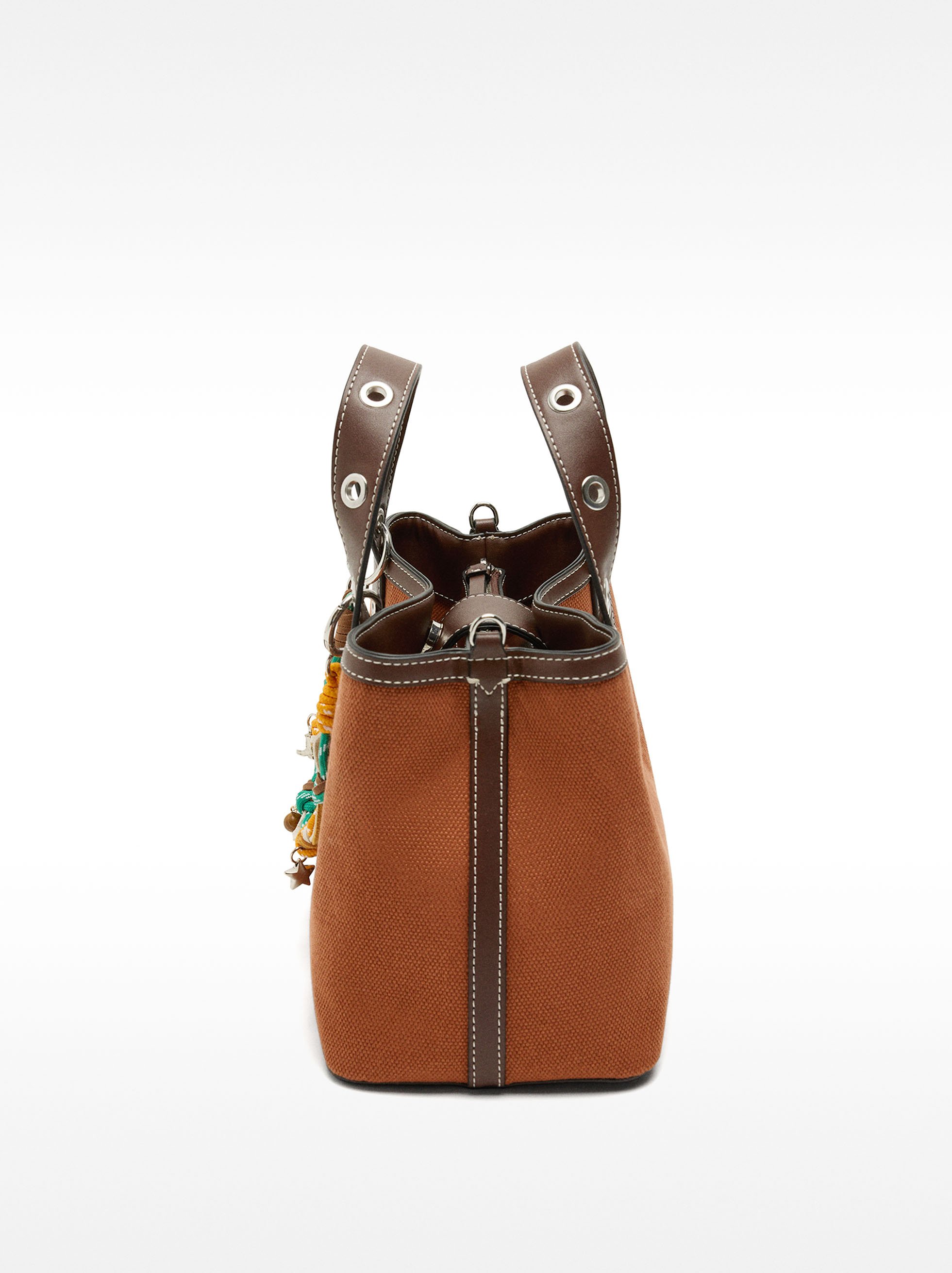 Tote bag with pendant image number 2.0