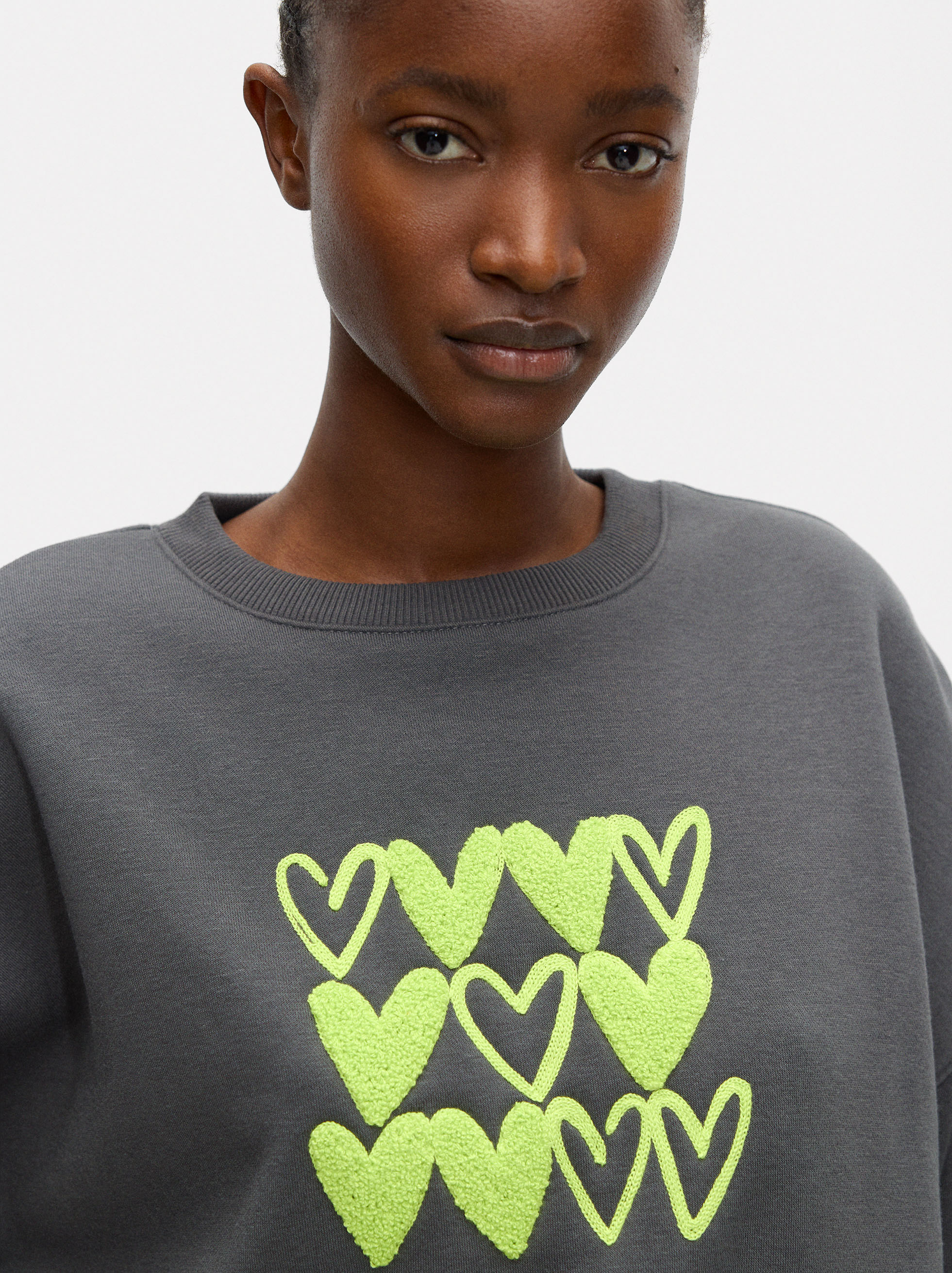 Sudadera con estampado image number 4.0
