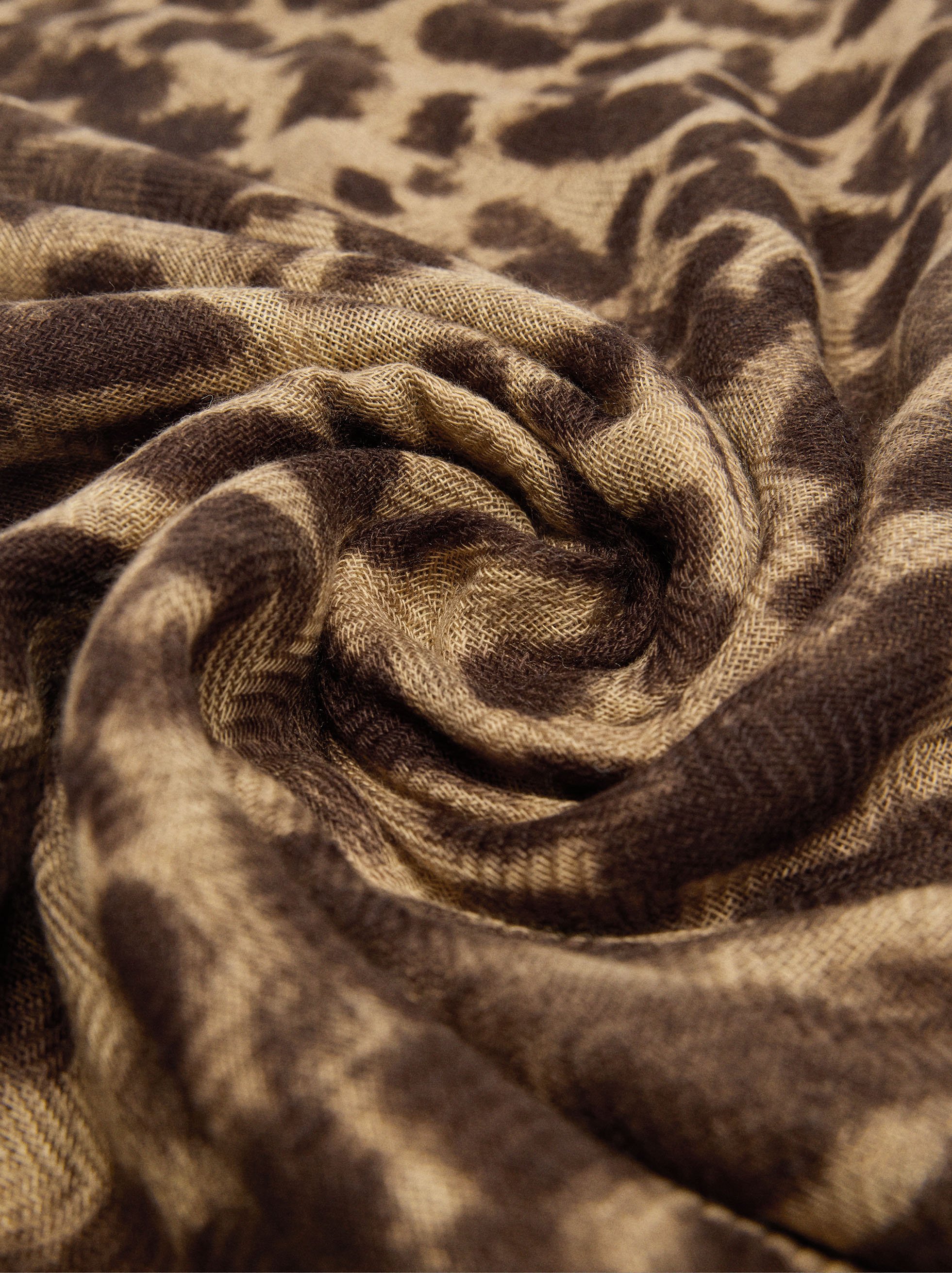 Scarf with animal printed image number 1.0