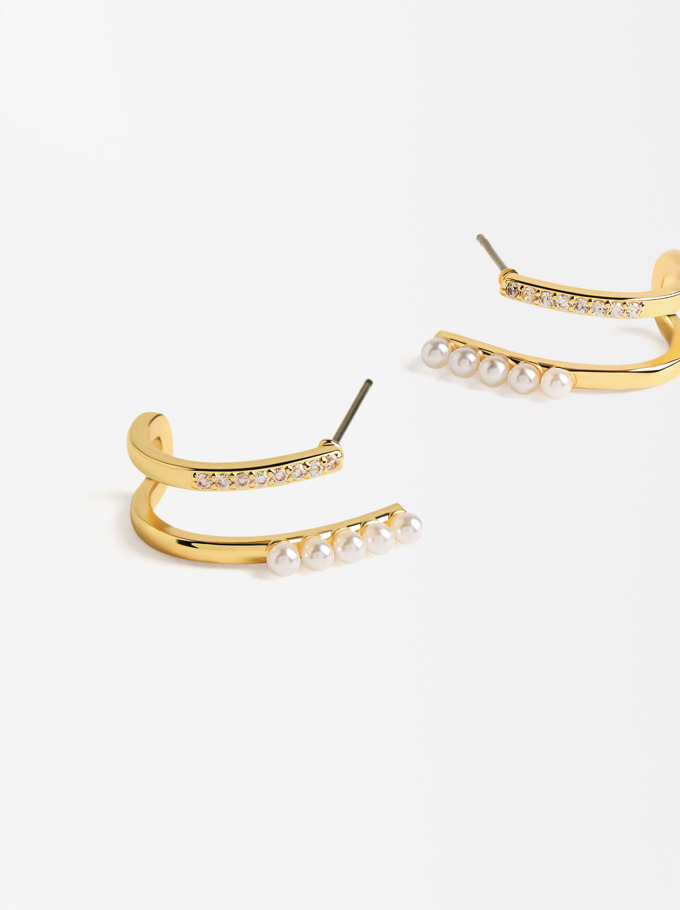 Pendientes efecto doble con perlas image number 2.0