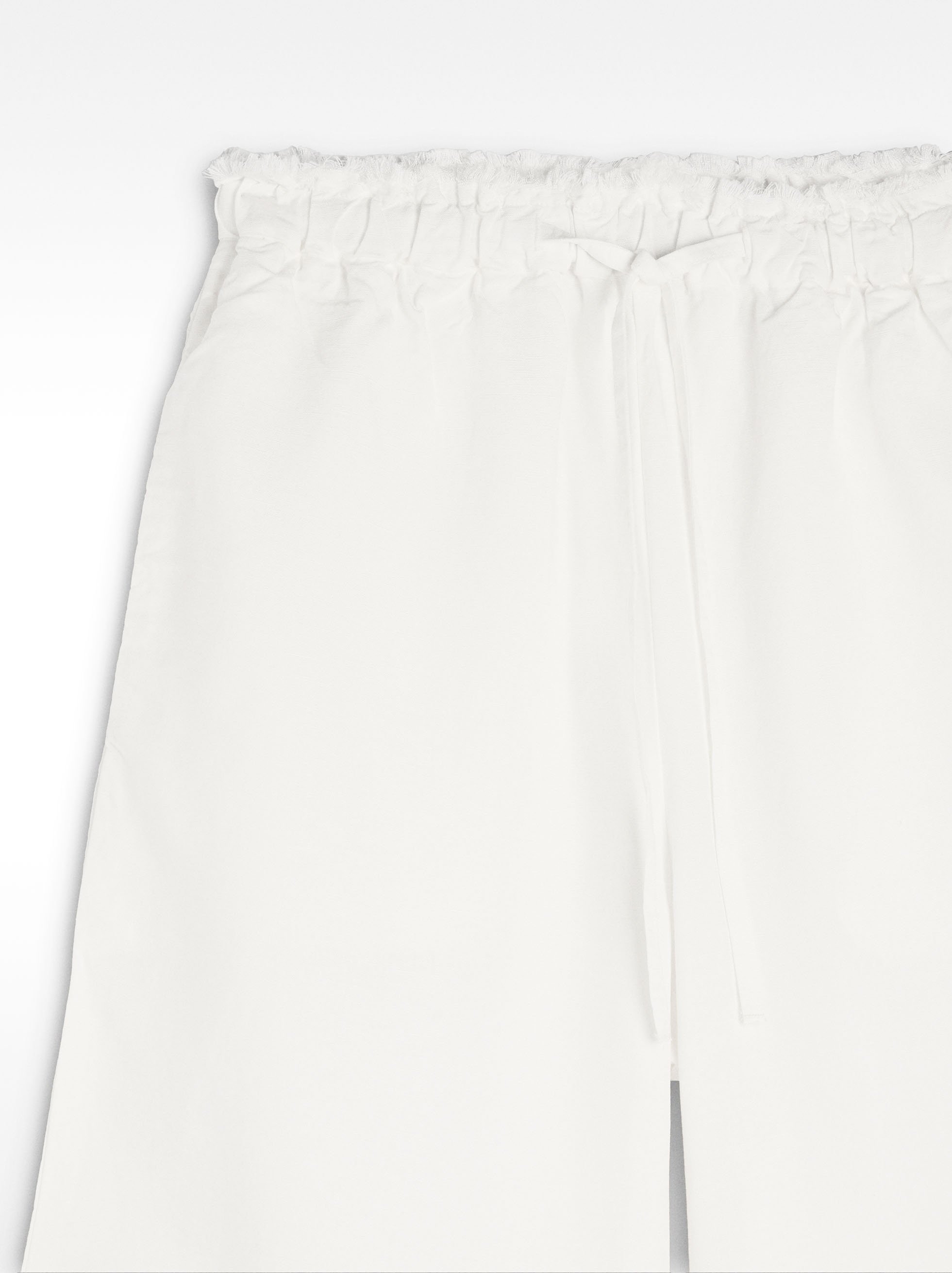 Trousers in a linen and lyocell blend image number 6.0
