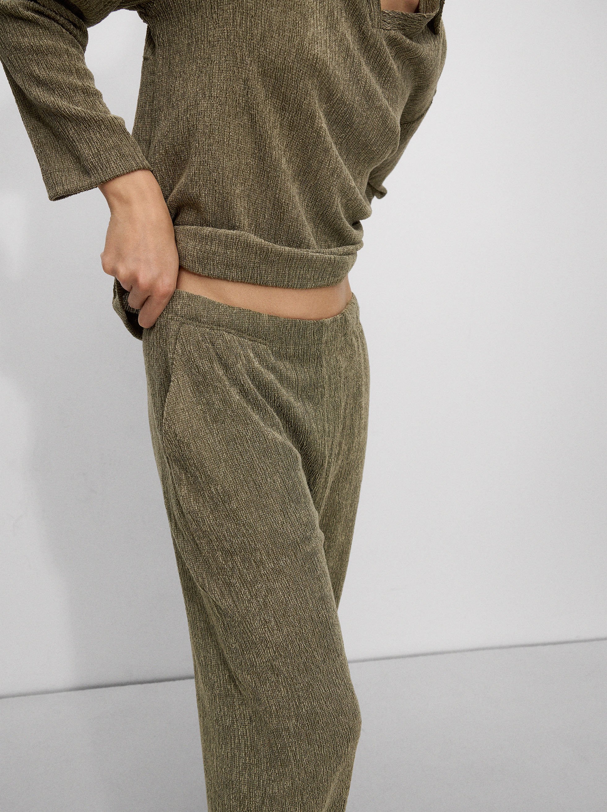 Textured trousers with elastic waistband image number 4.0