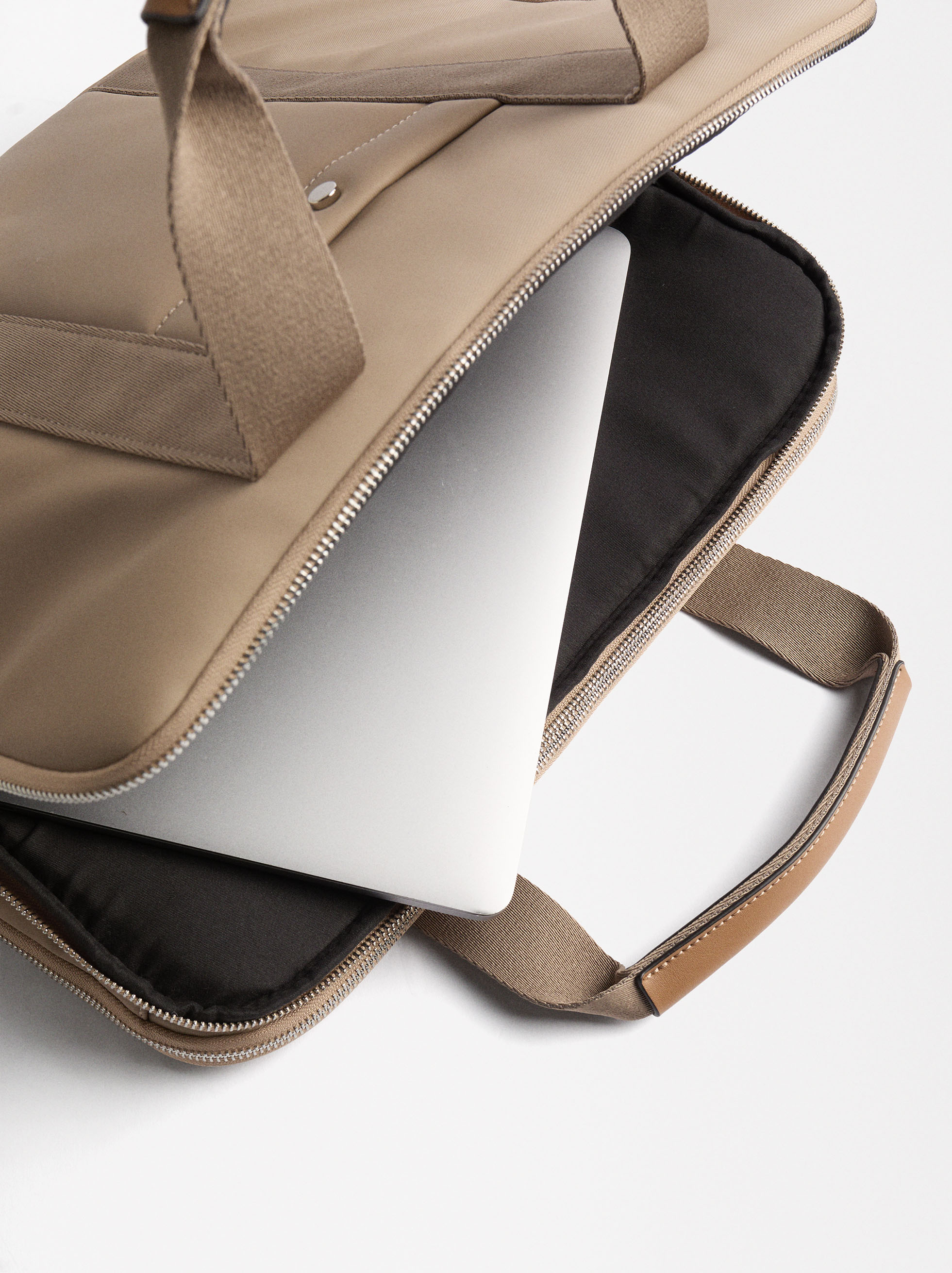 Nylon-effect bag for 13" laptop image number 3.0
