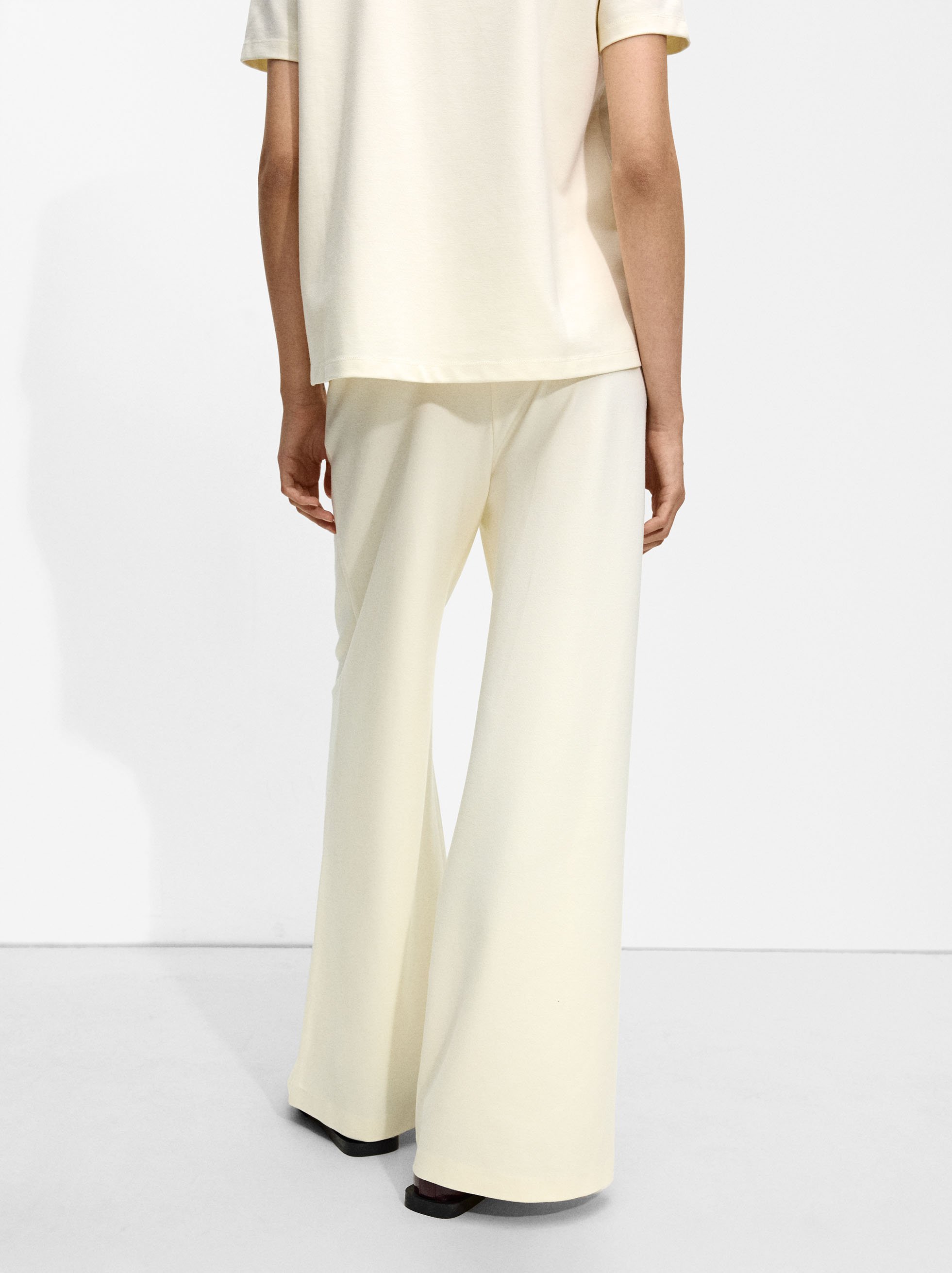 Pantalones rectos image number 3.0