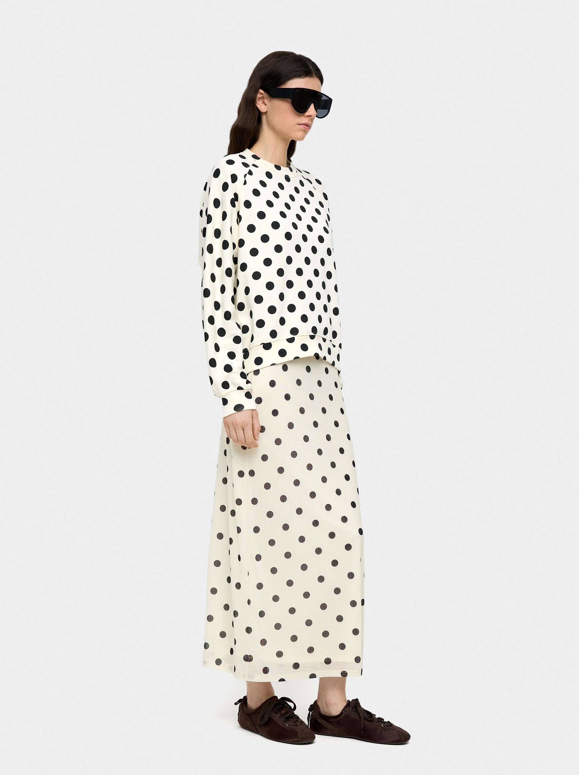 Sweatshirt with polka dots image number 2.0