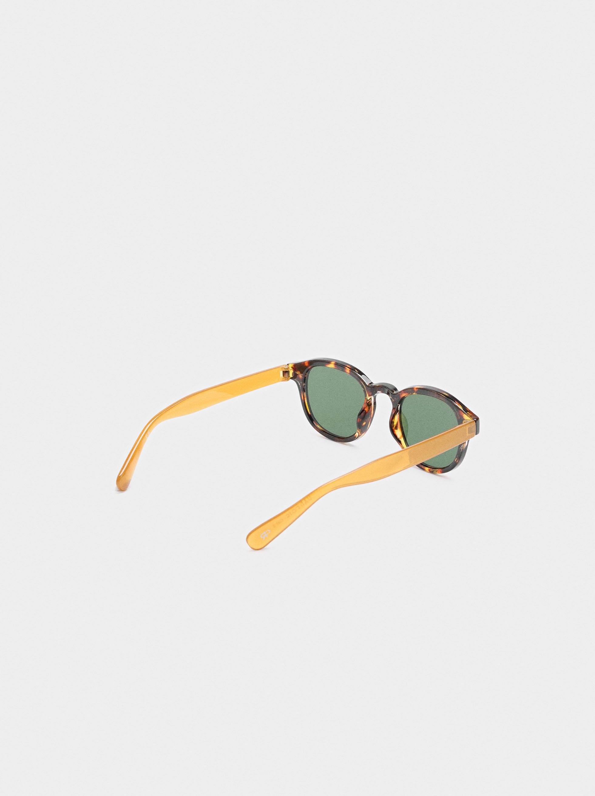 Round sunglasses image number 2.0