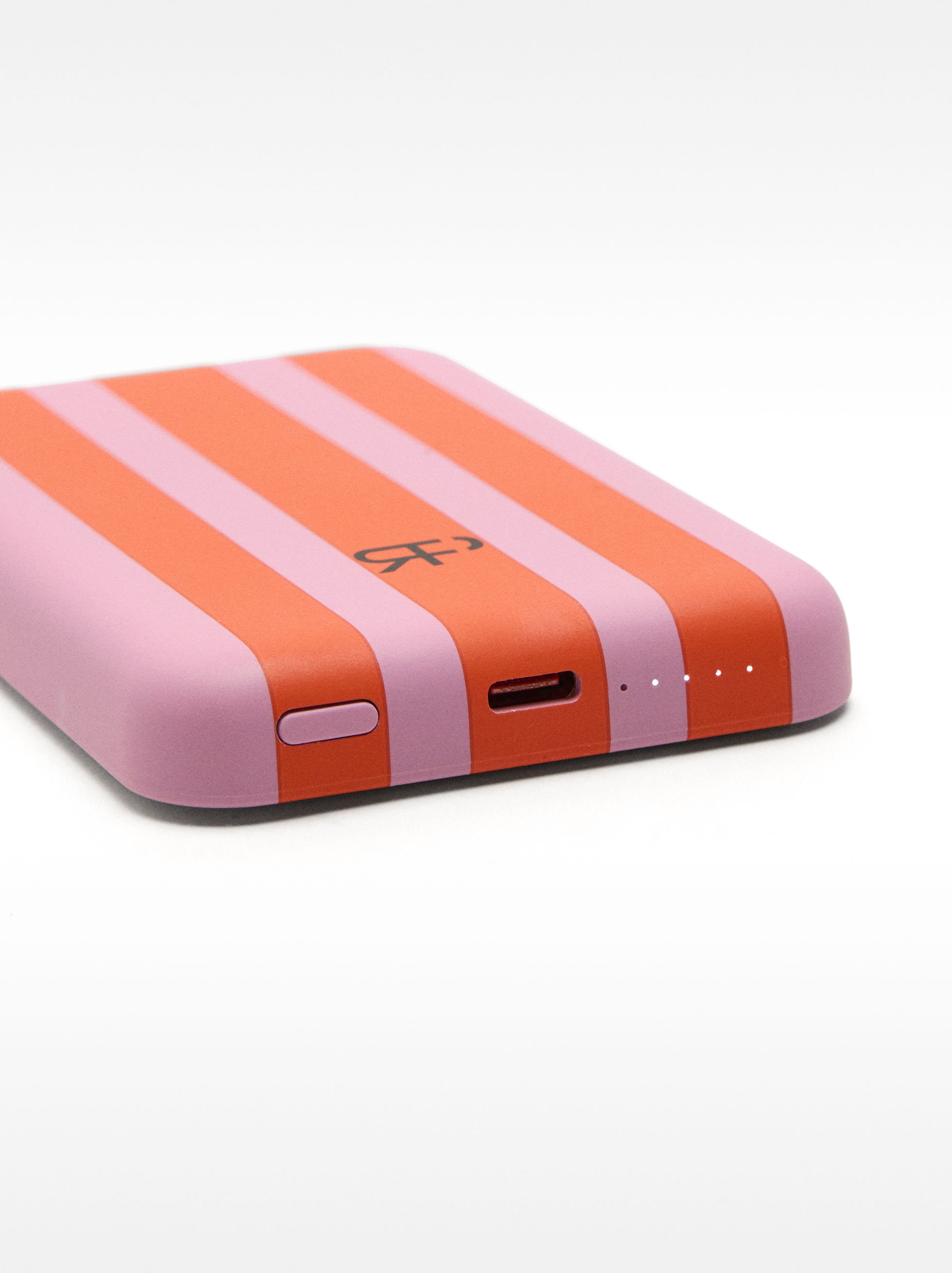 Power Bank with stripes image number 4.0