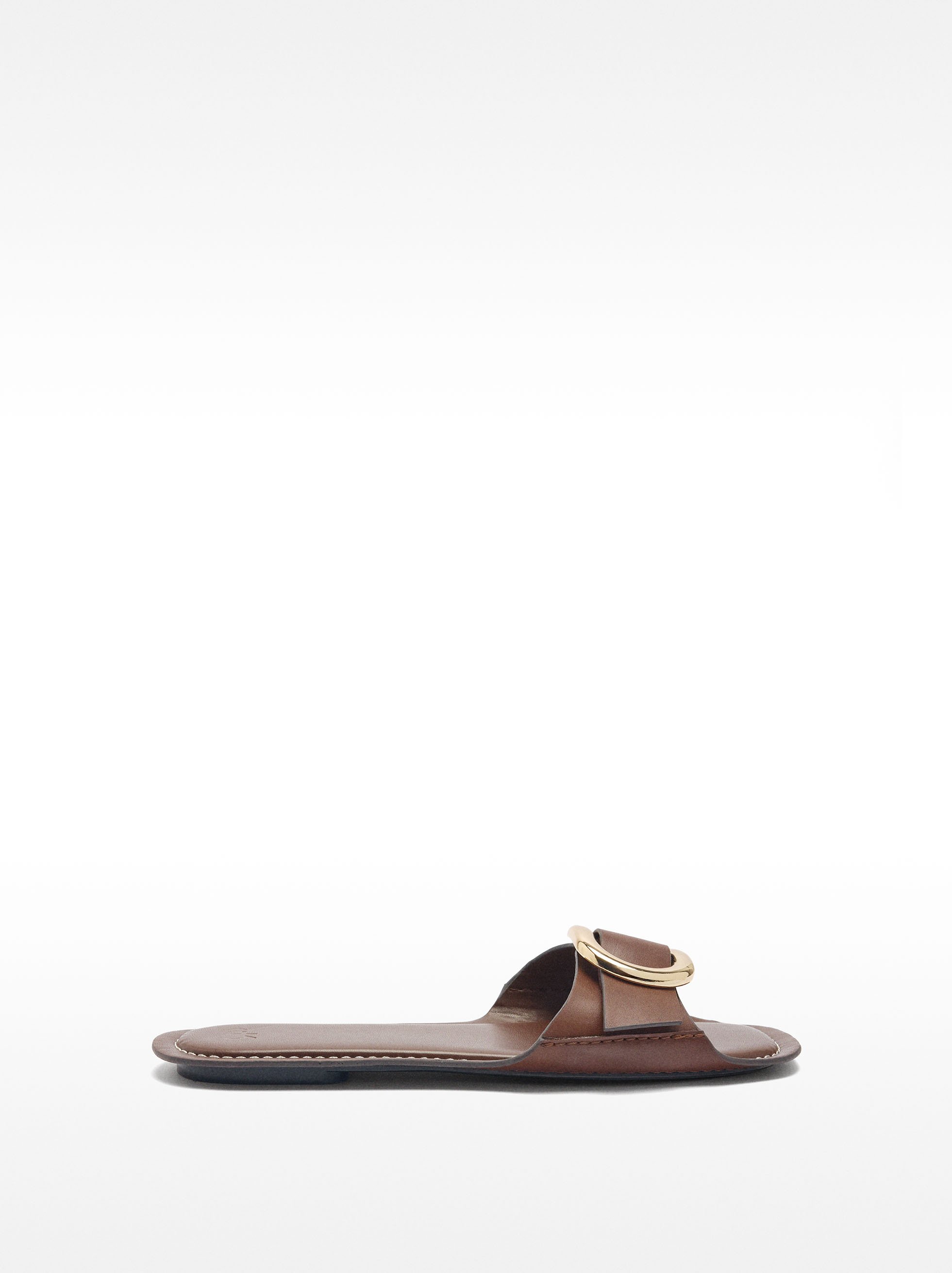 Flat sandals with buckle image number 2.0