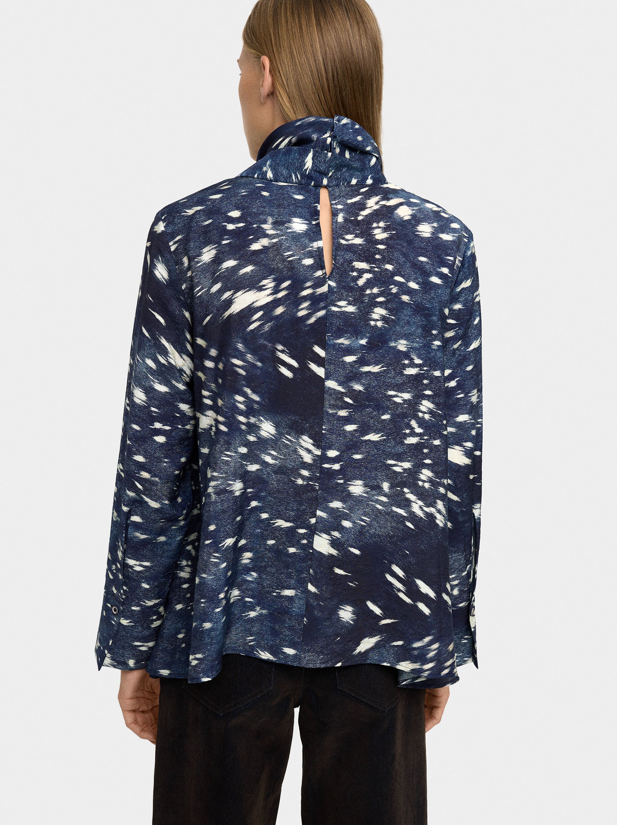 Long-sleeve animal print blouse image number 3.0