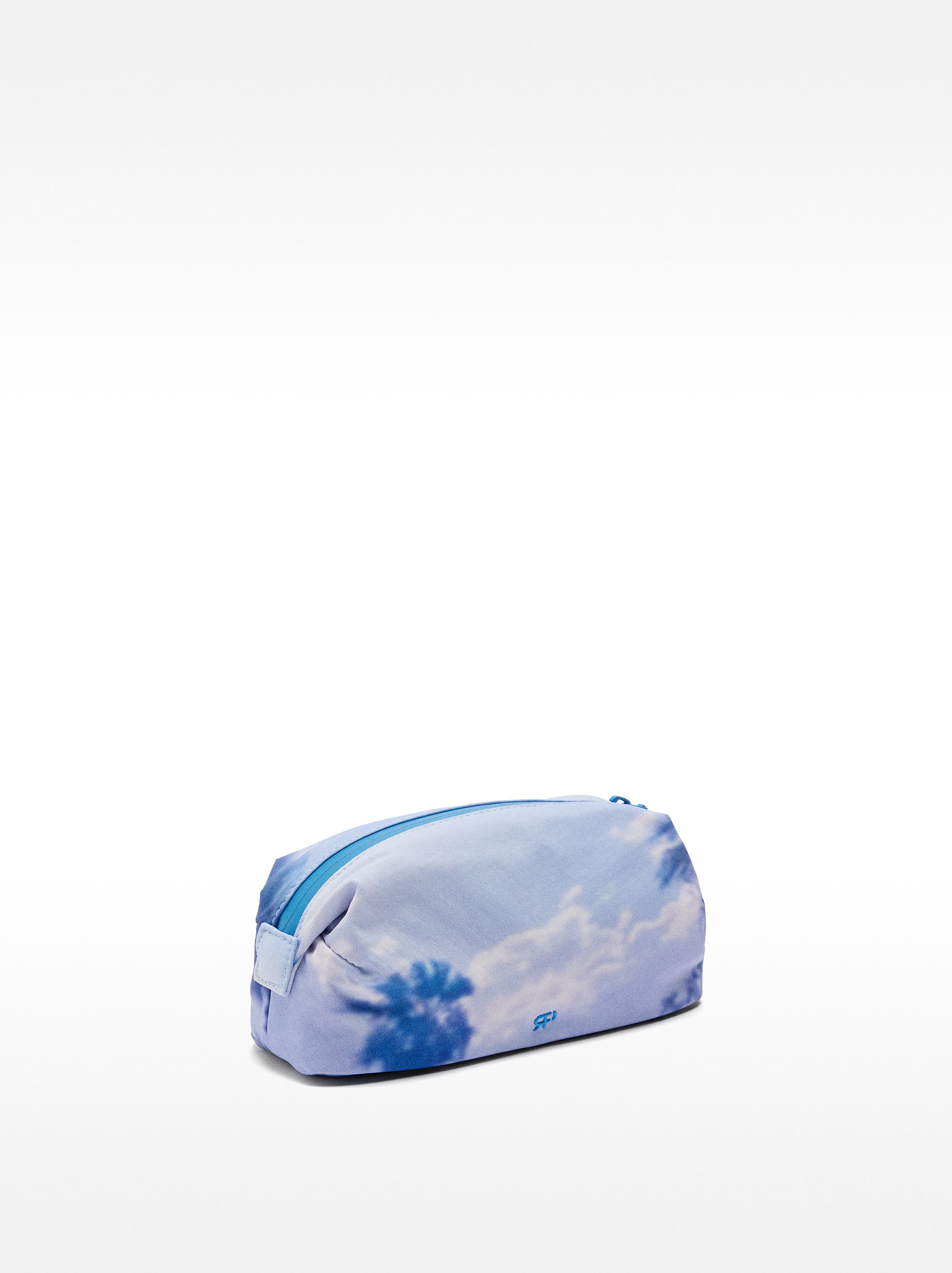 Printed nylon toiletry bag image number 2.0
