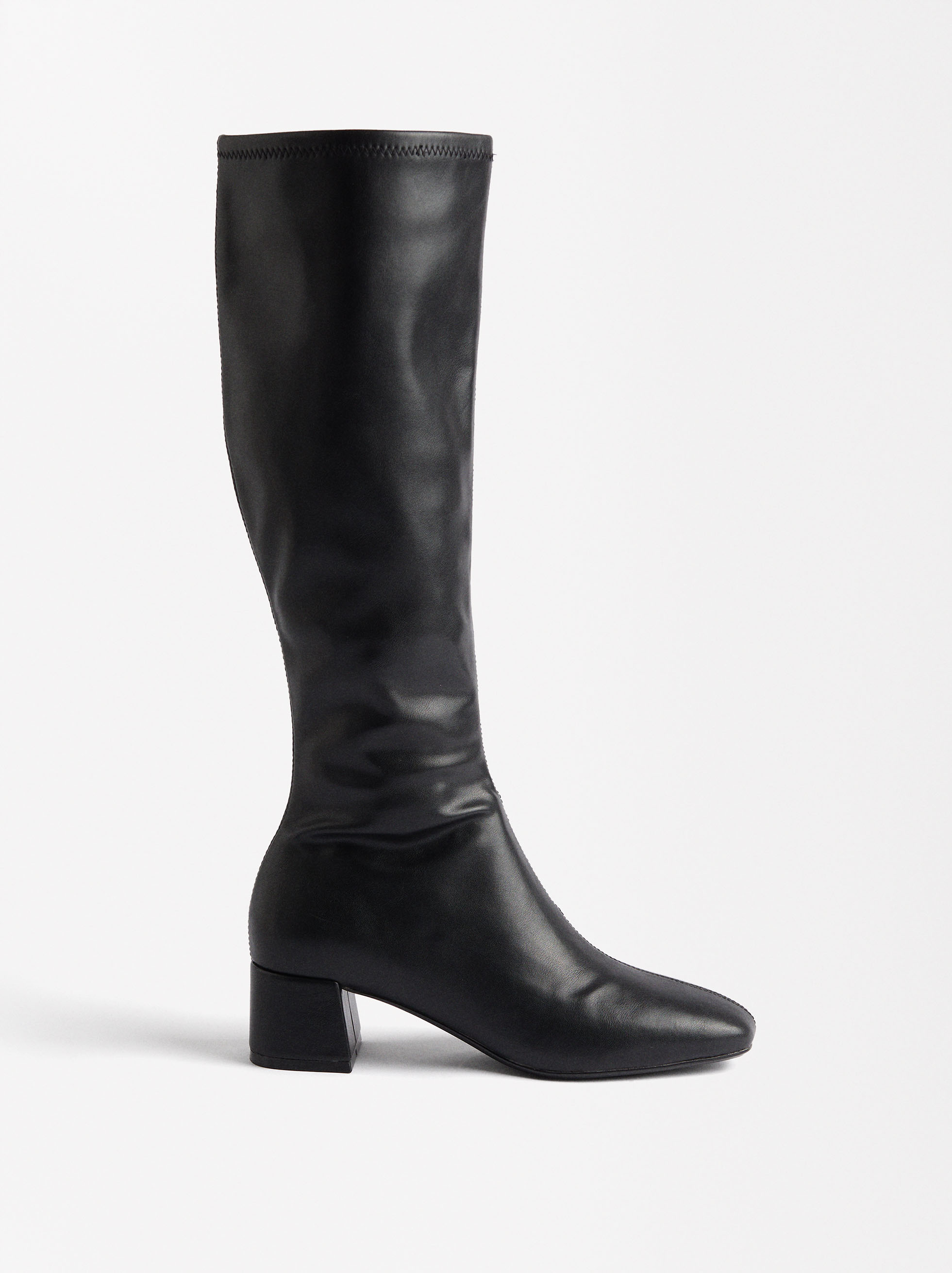Long boots with heel