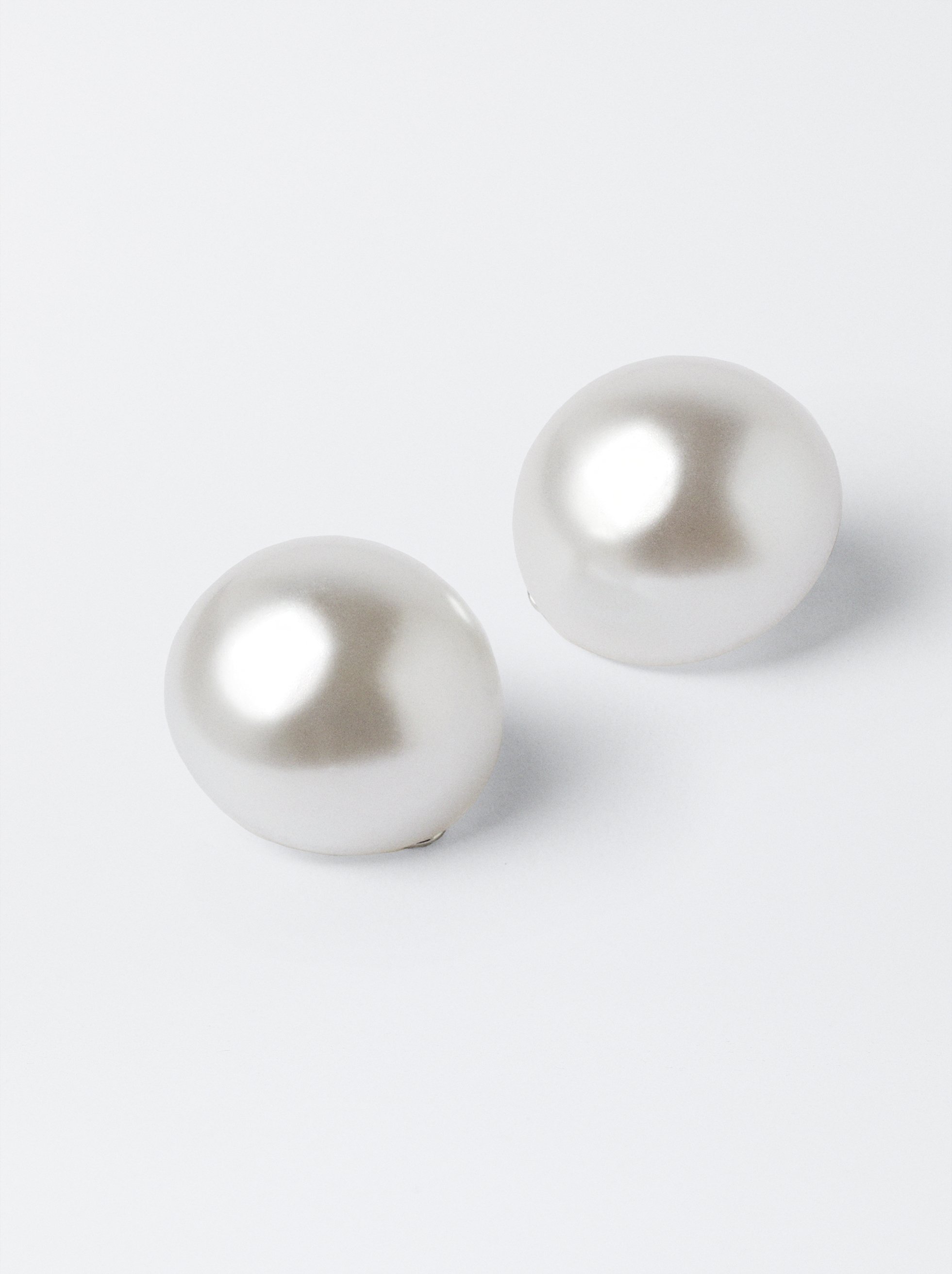 Faux Pearl Short Earrings With Clip Buckle image number 2.0