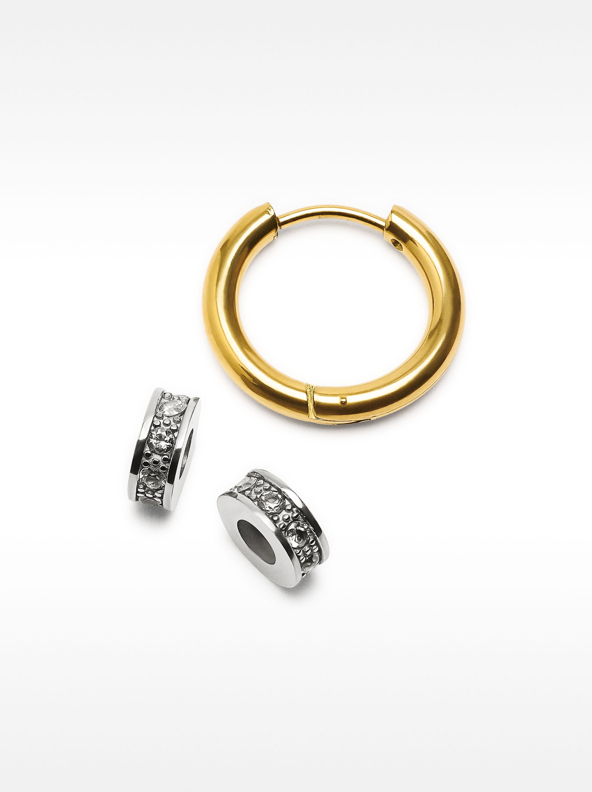 Single hoop earring with crystals - stainless steel image number 1.0