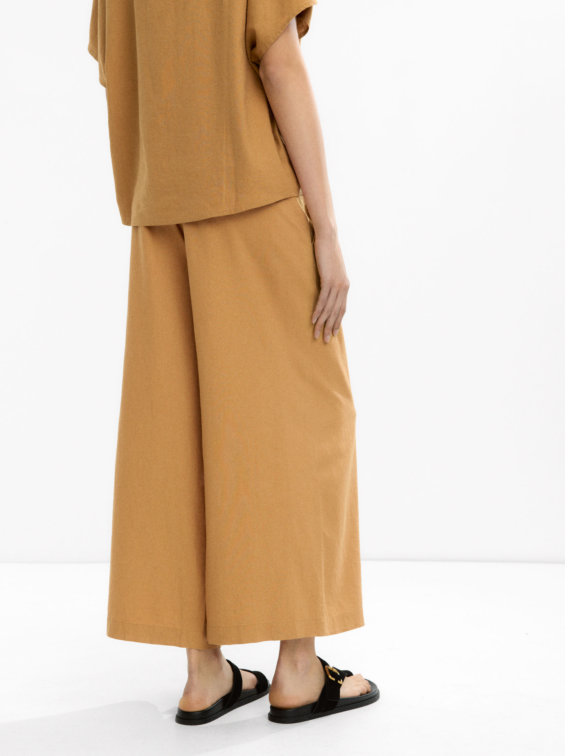 Linen-blend trousers with elastic waistband image number 3.0