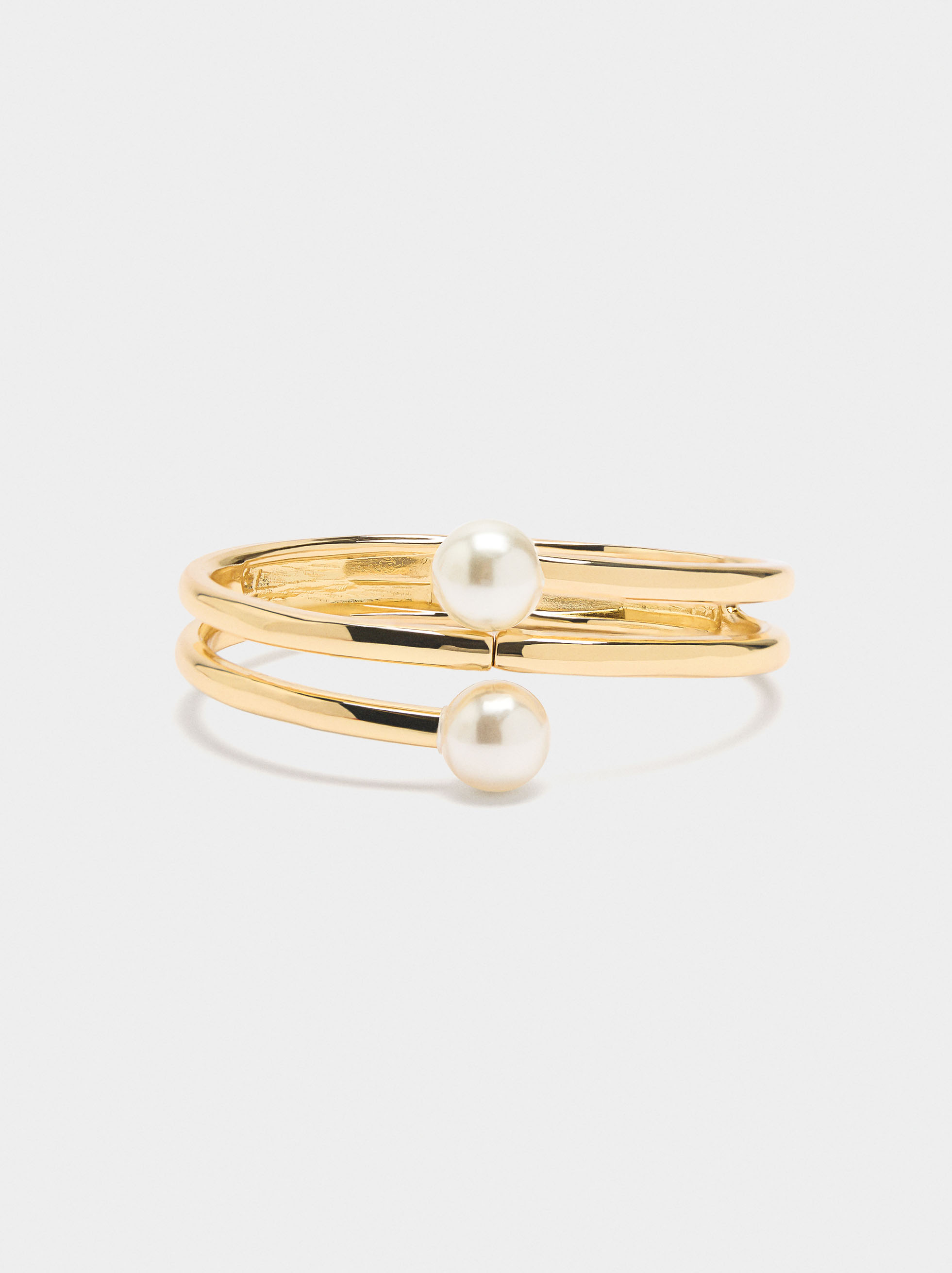 Spiral bracelet with pearls image number 0.0