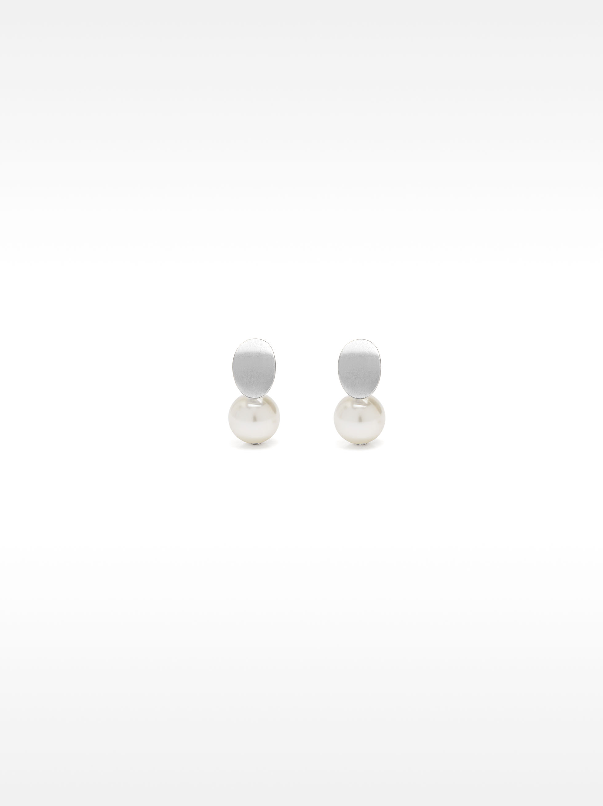 Short earrings with rhinestones image number 0.0
