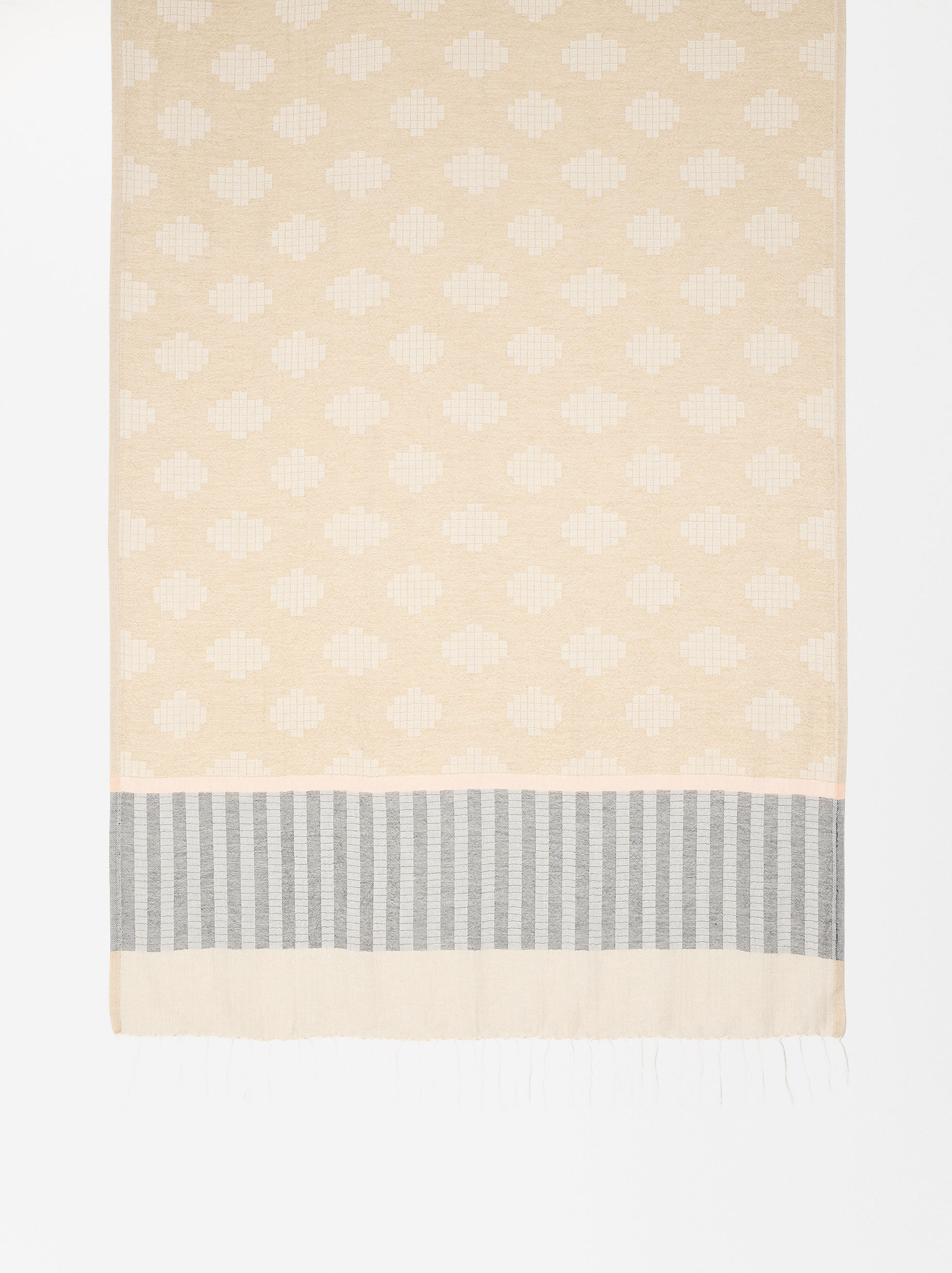 Printed scarf with fringes image number 2.0