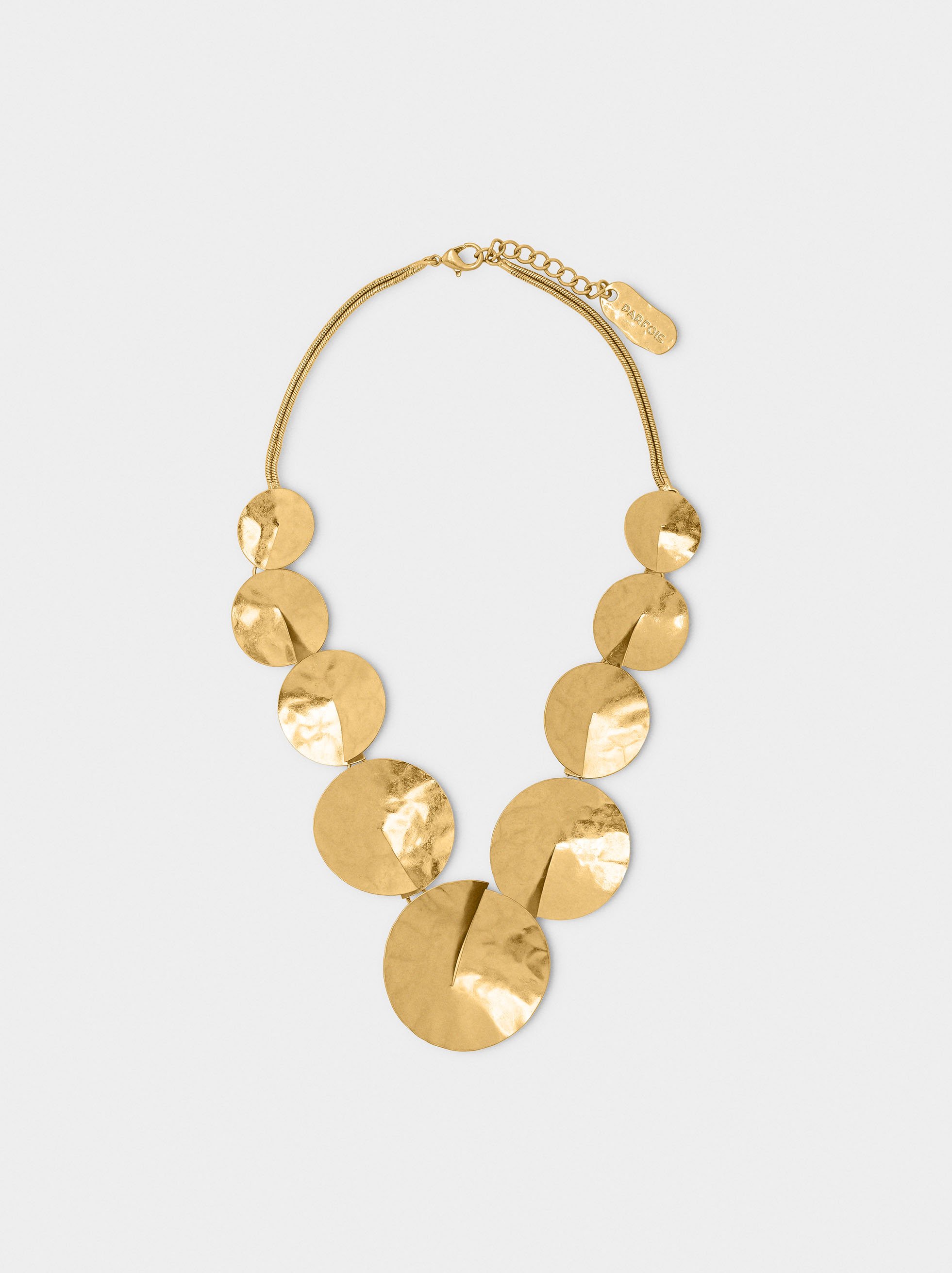 Collaret curt rod&oacute; amb relleu image number 0.0