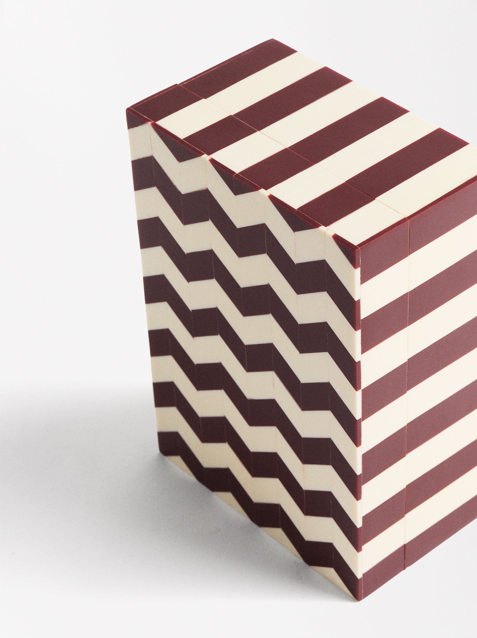 Zig-zag printed jewelry box image number 0.0