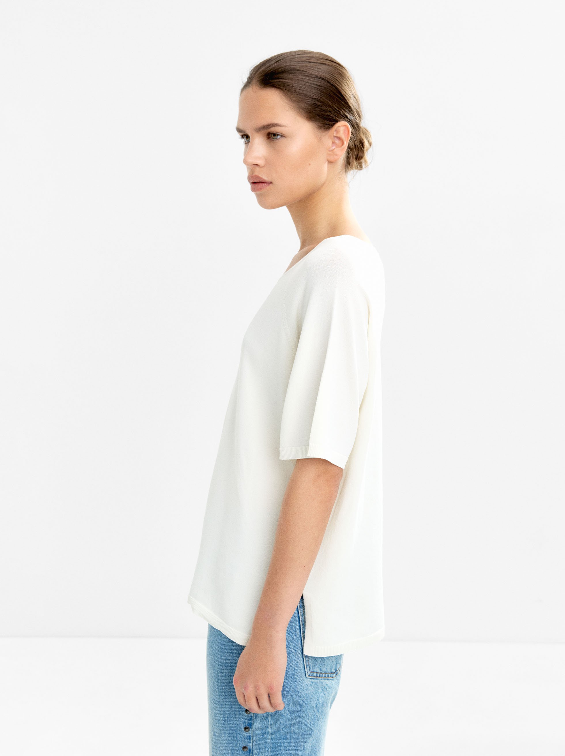 Short-sleeve knit sweater image number 2.0