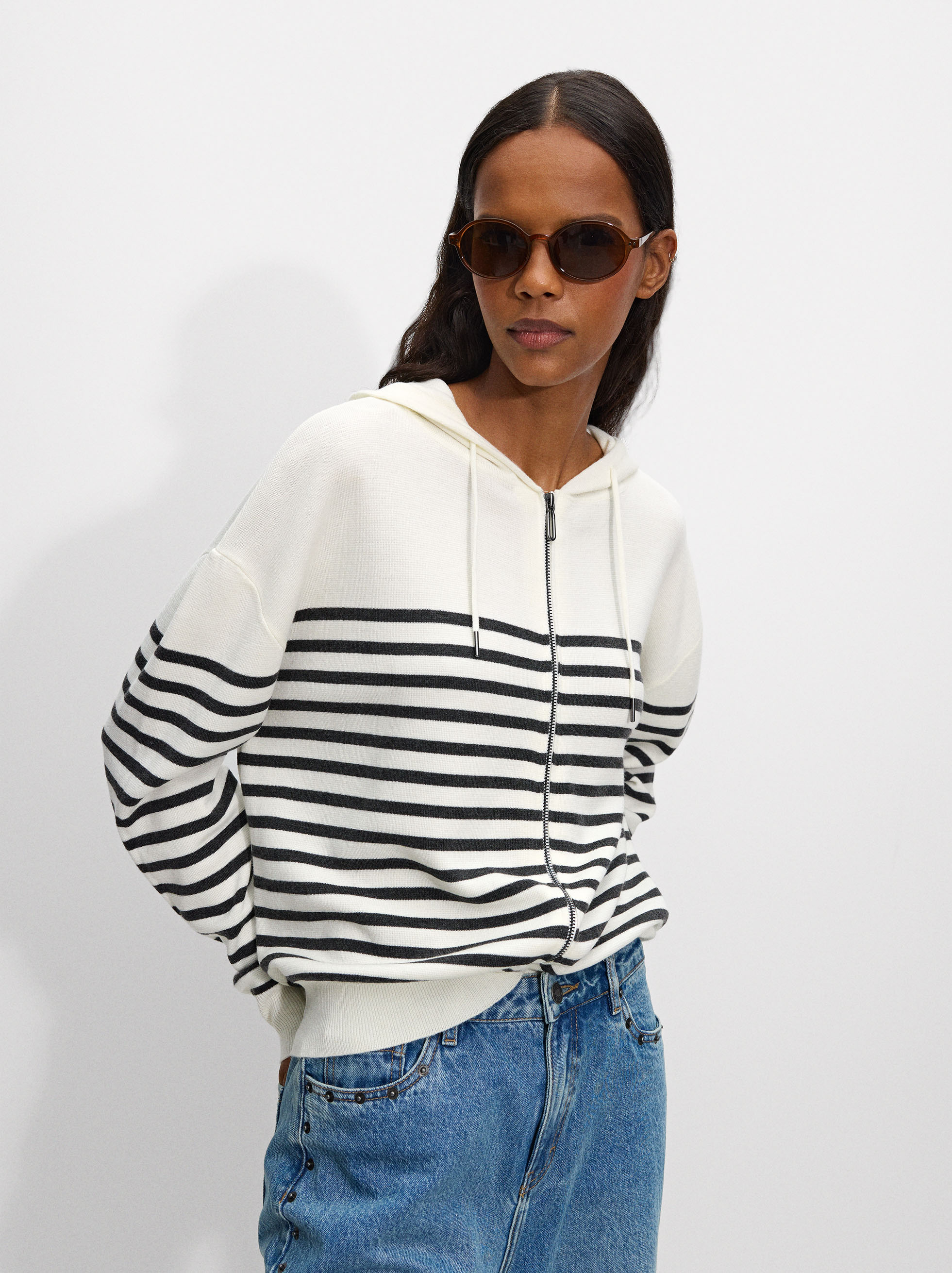 Striped Knitted cardigan  image number 0.0