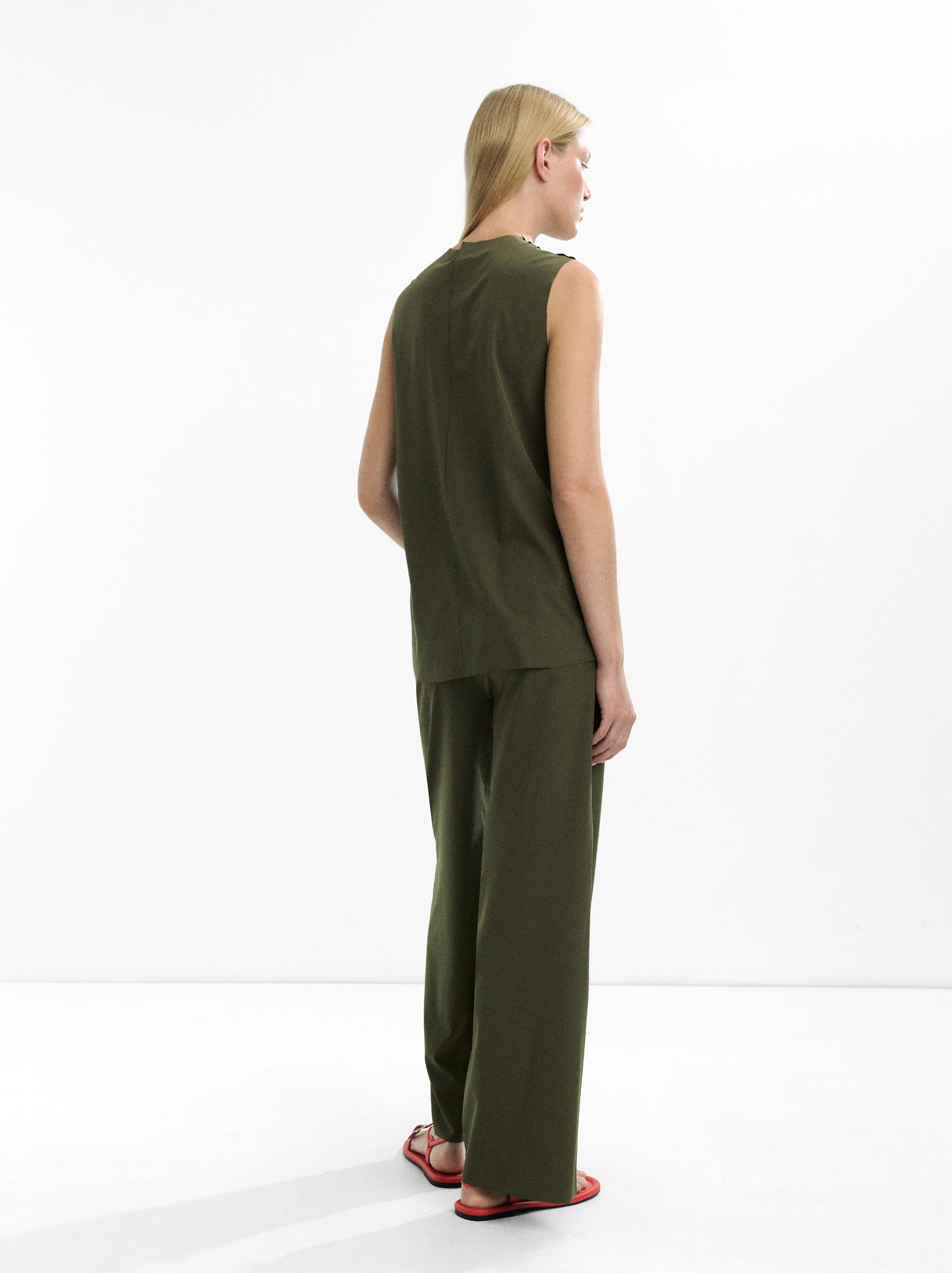 Top with zipper image number 4.0