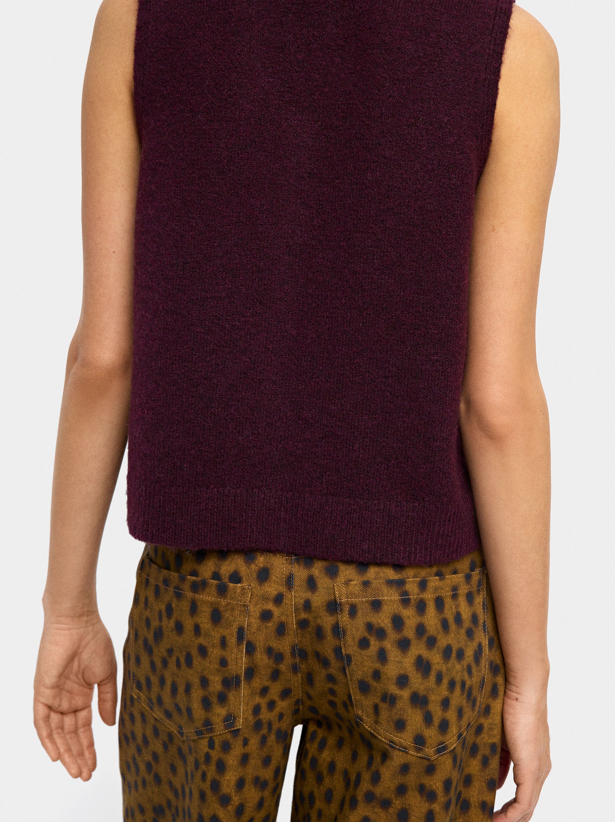 Knit vest image number 3.0