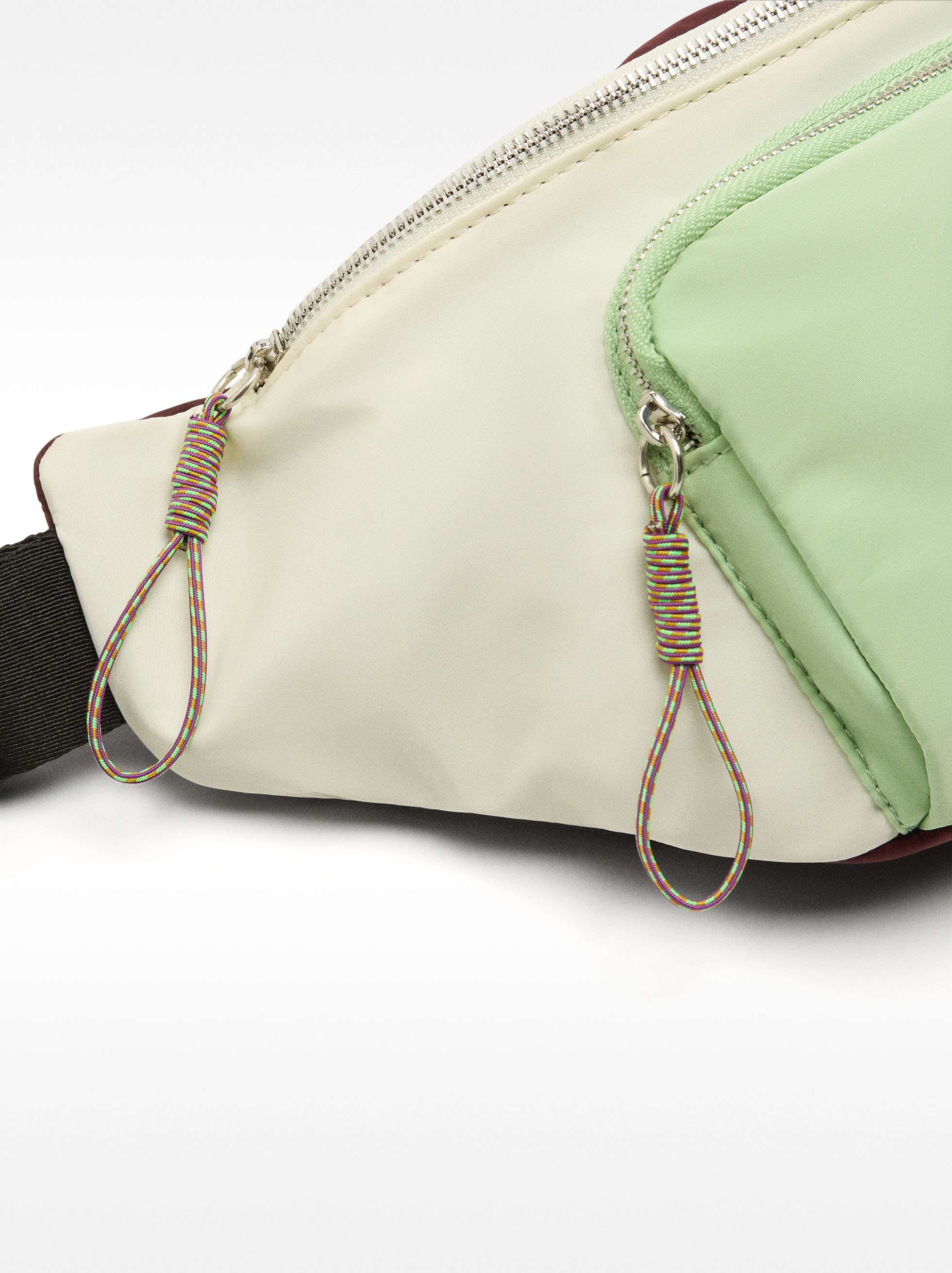 Bolso riñonera de nylon image number 2.0