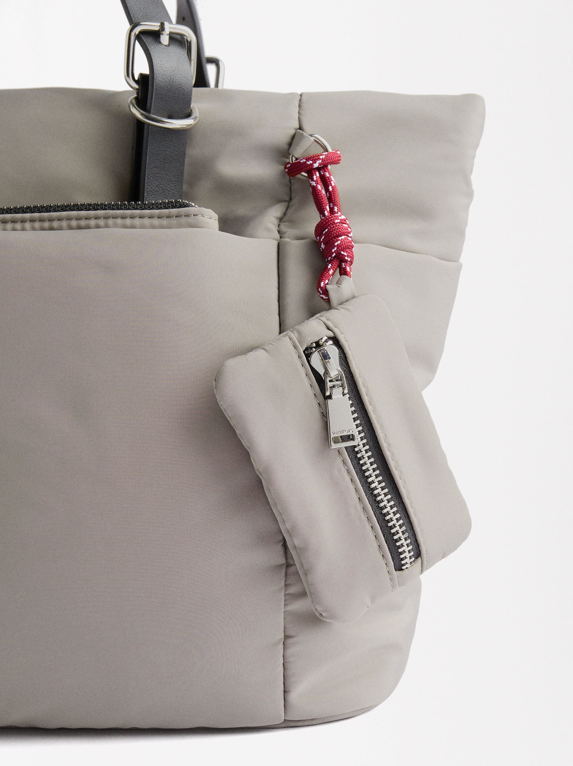 Borsa tote in nylon com tracolla L image number 1.0