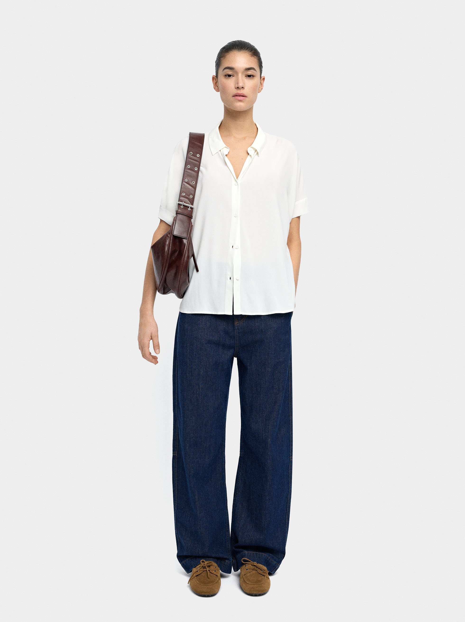 Short-sleeved shirt with buttons image number 0.0