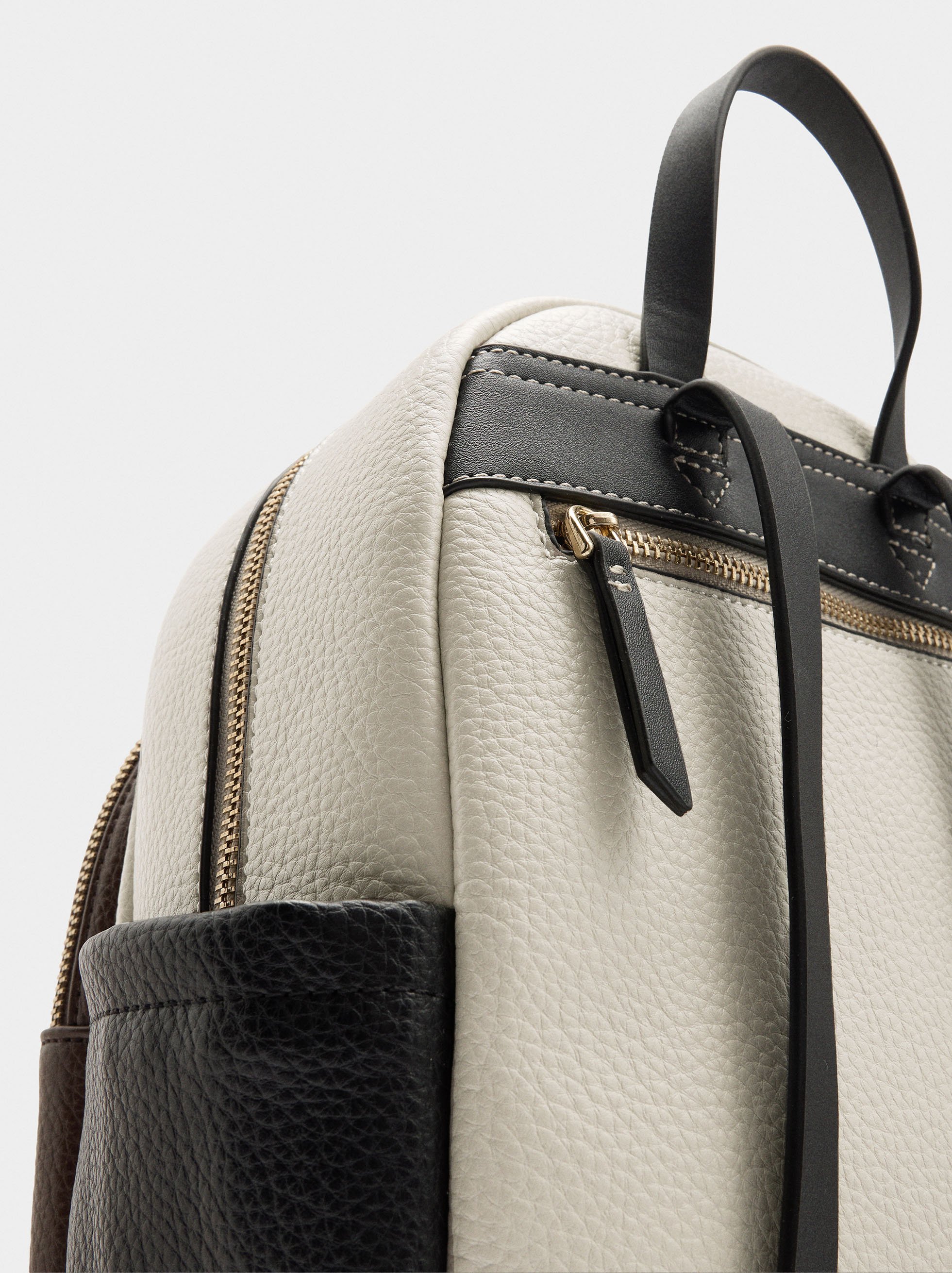 Rucksack mit Colorblock image number 2.0