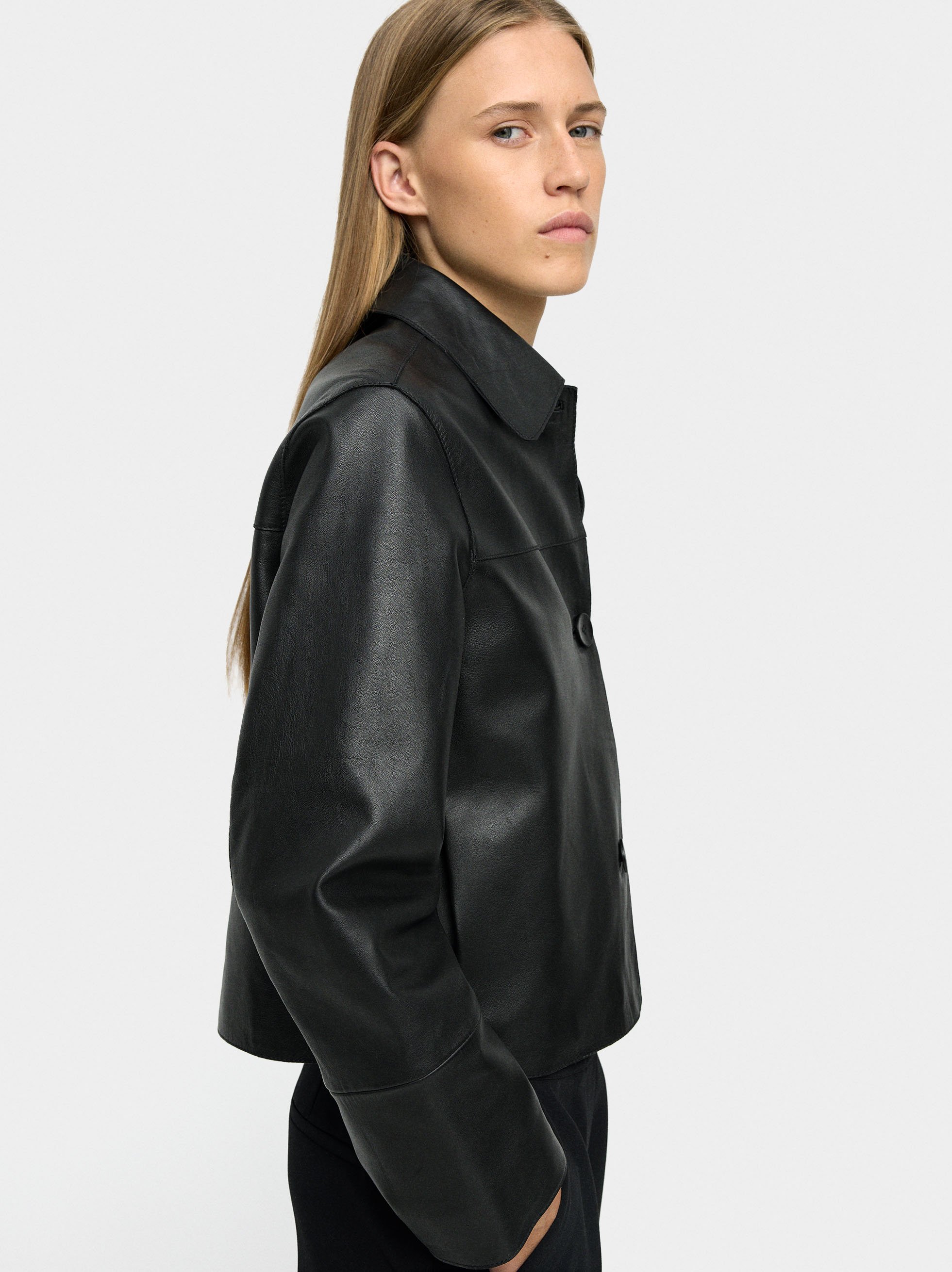 Veste en cuir avec surpiqûres image number 3.0