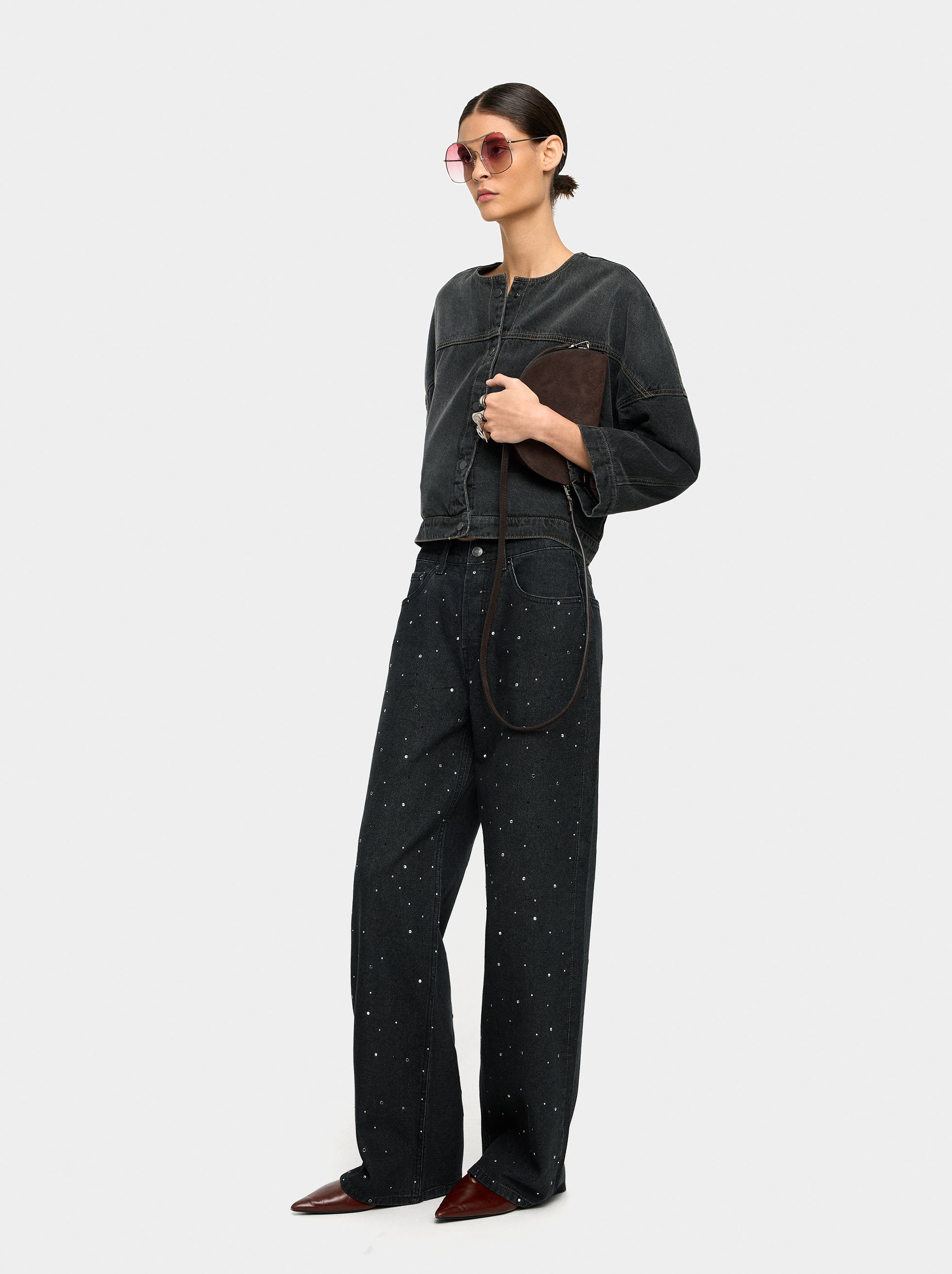 Pantalon en denim avec strass image number 2.0