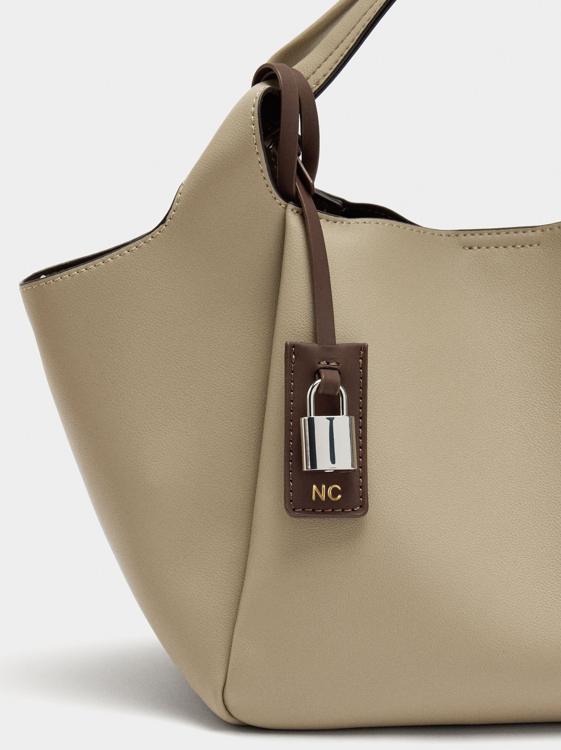 Tote-Tasche mit Anhänger image number 1.0