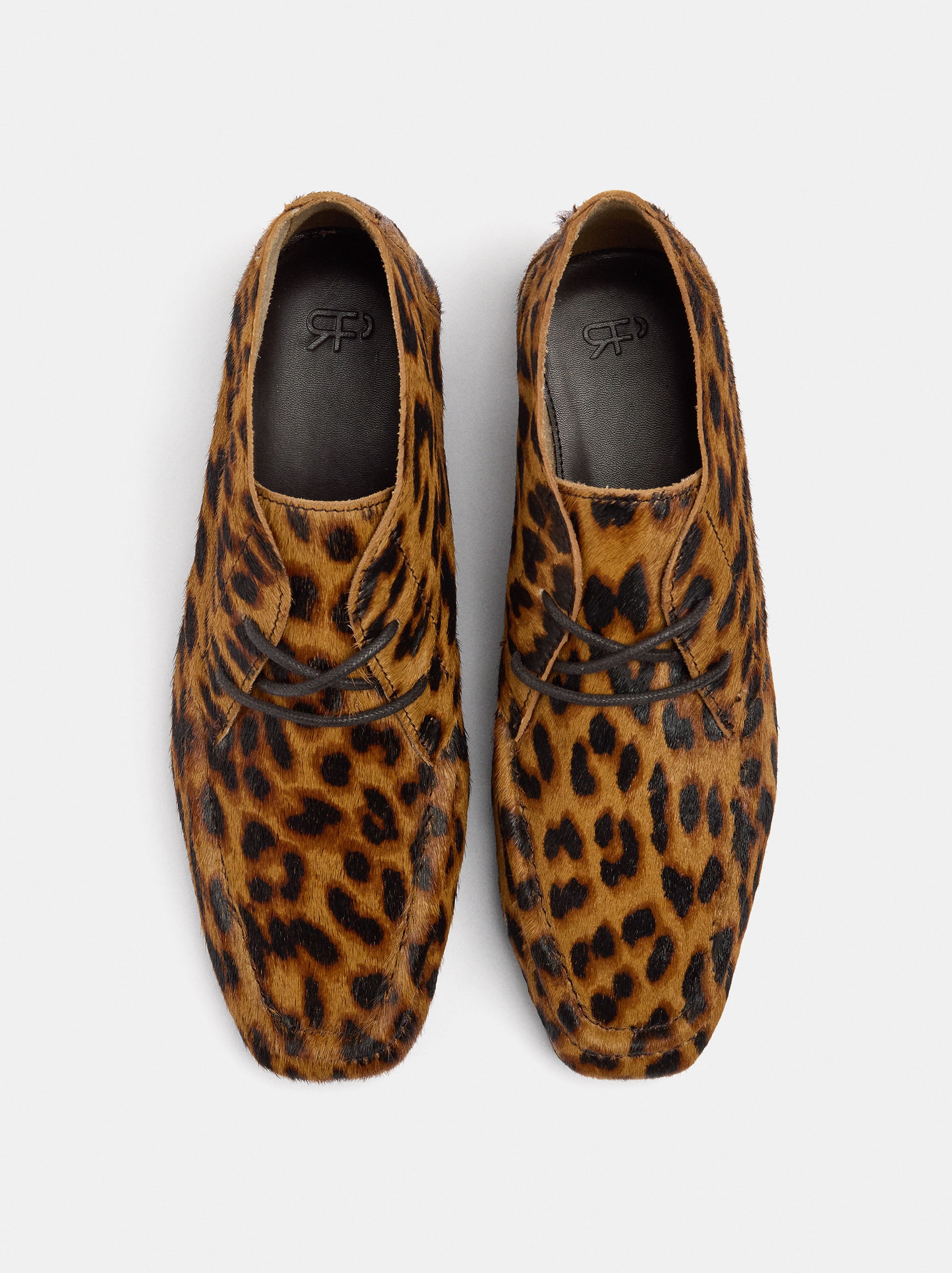 Sabates planes de pell amb estampat animal image number 0.0