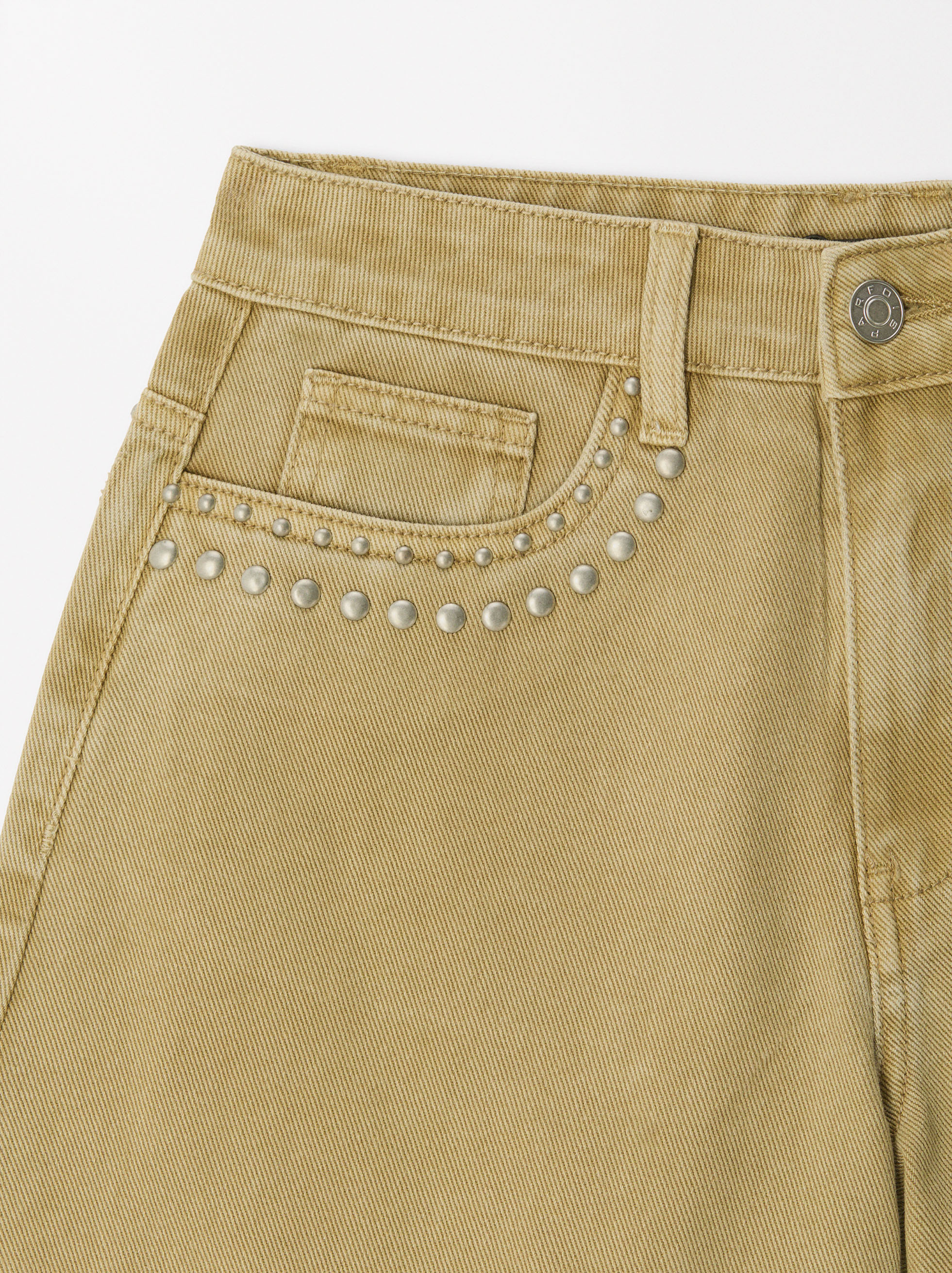 Denim Shorts With Studs image number 6.0