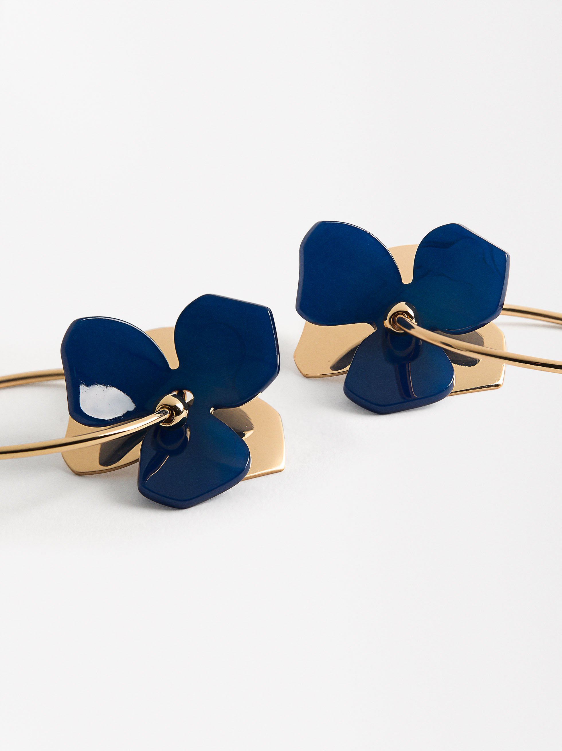 Pendientes de aro con flor image number 2.0