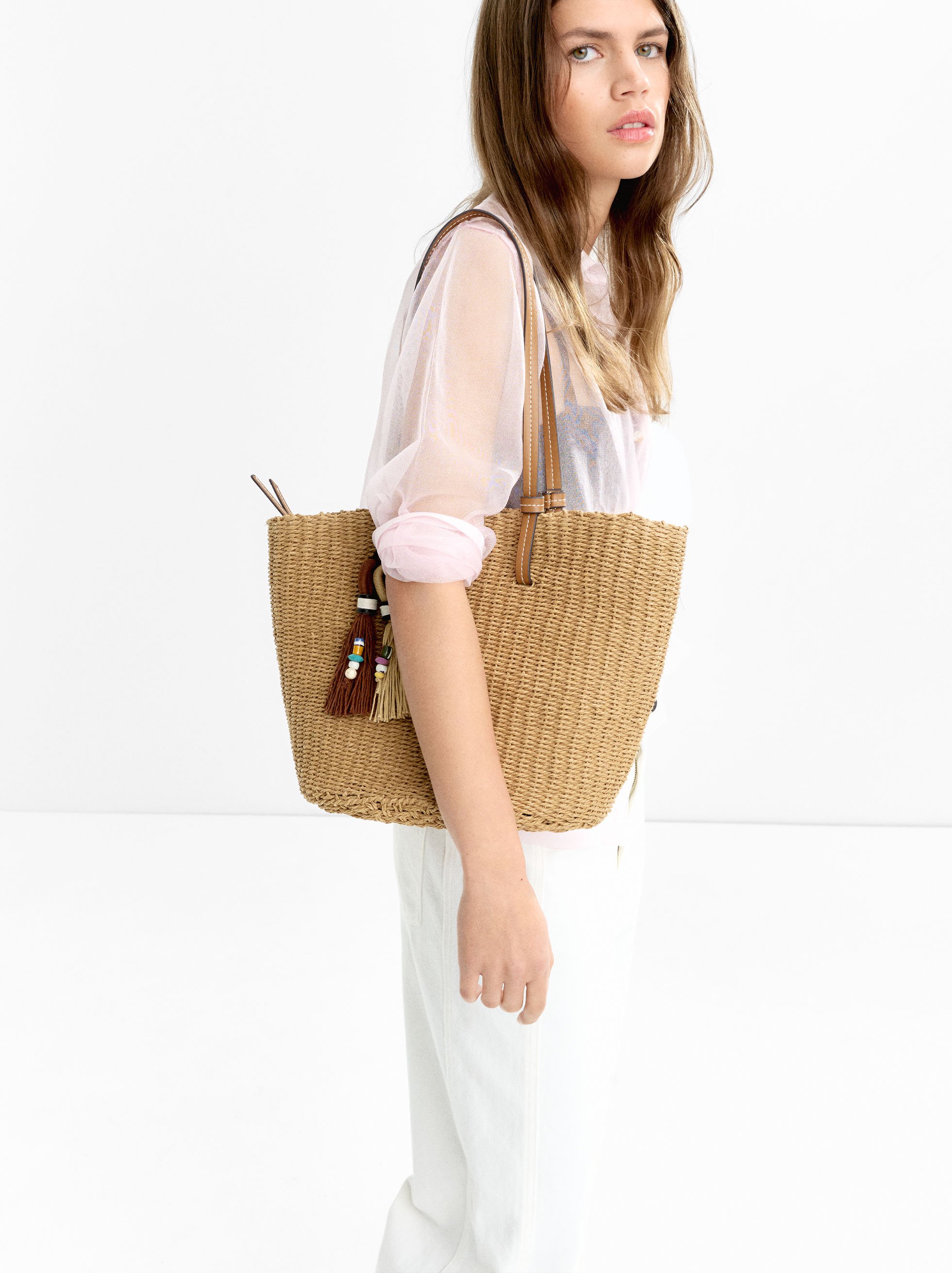 Straw-effect shoulder bag 