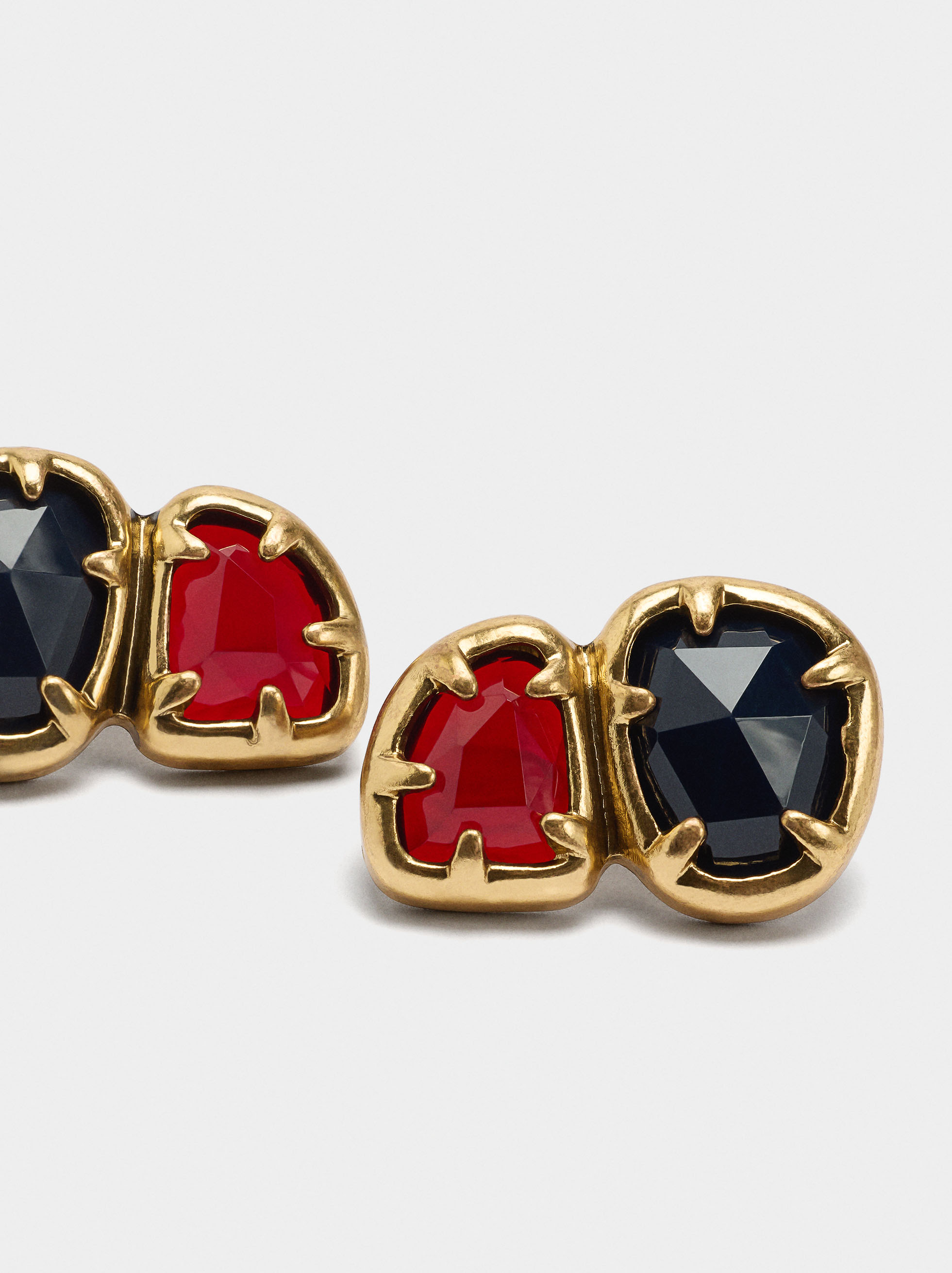 Oval clip-on earrings image number 2.0