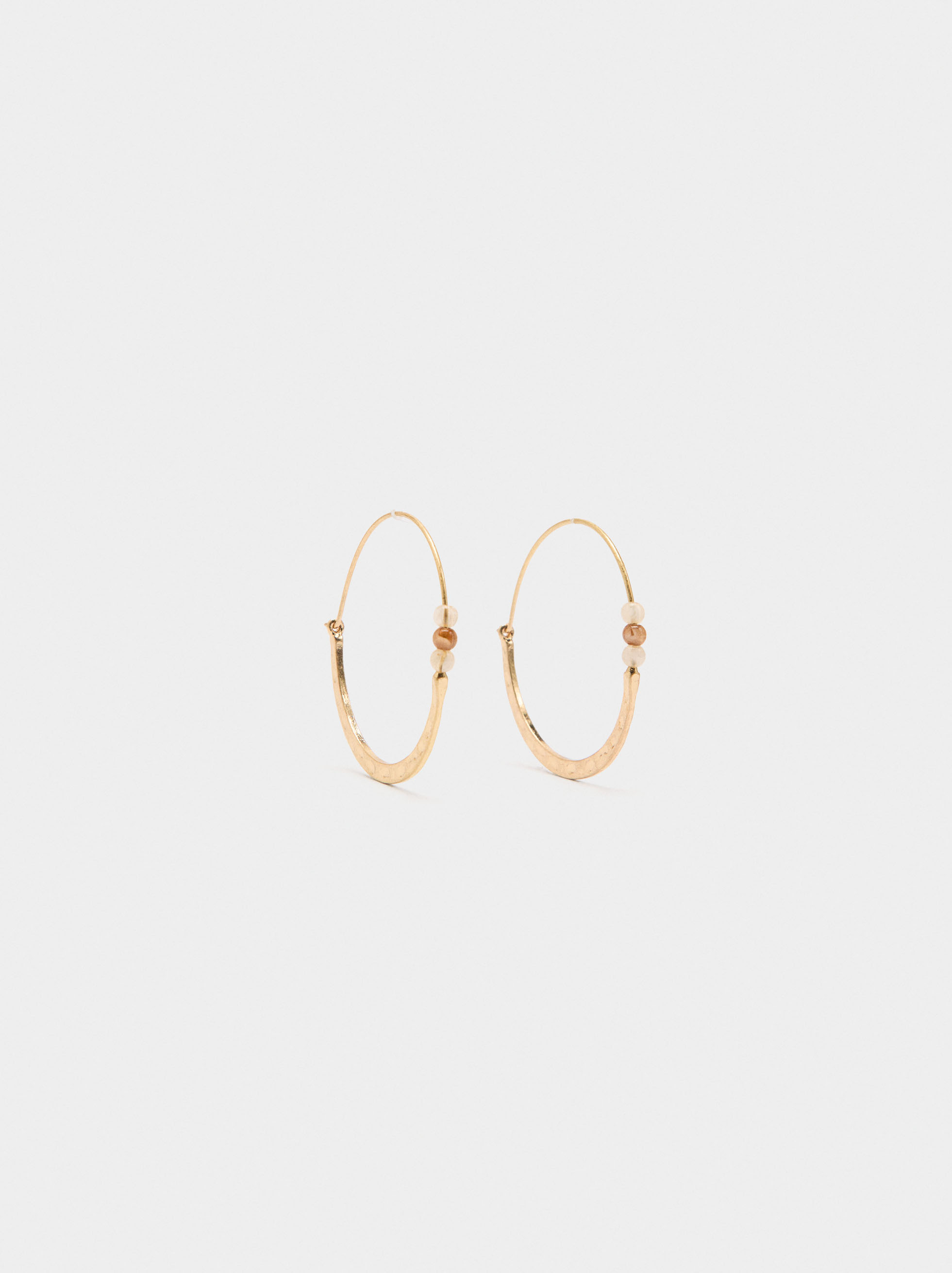 Flat hoop earrings with beads image number 0.0