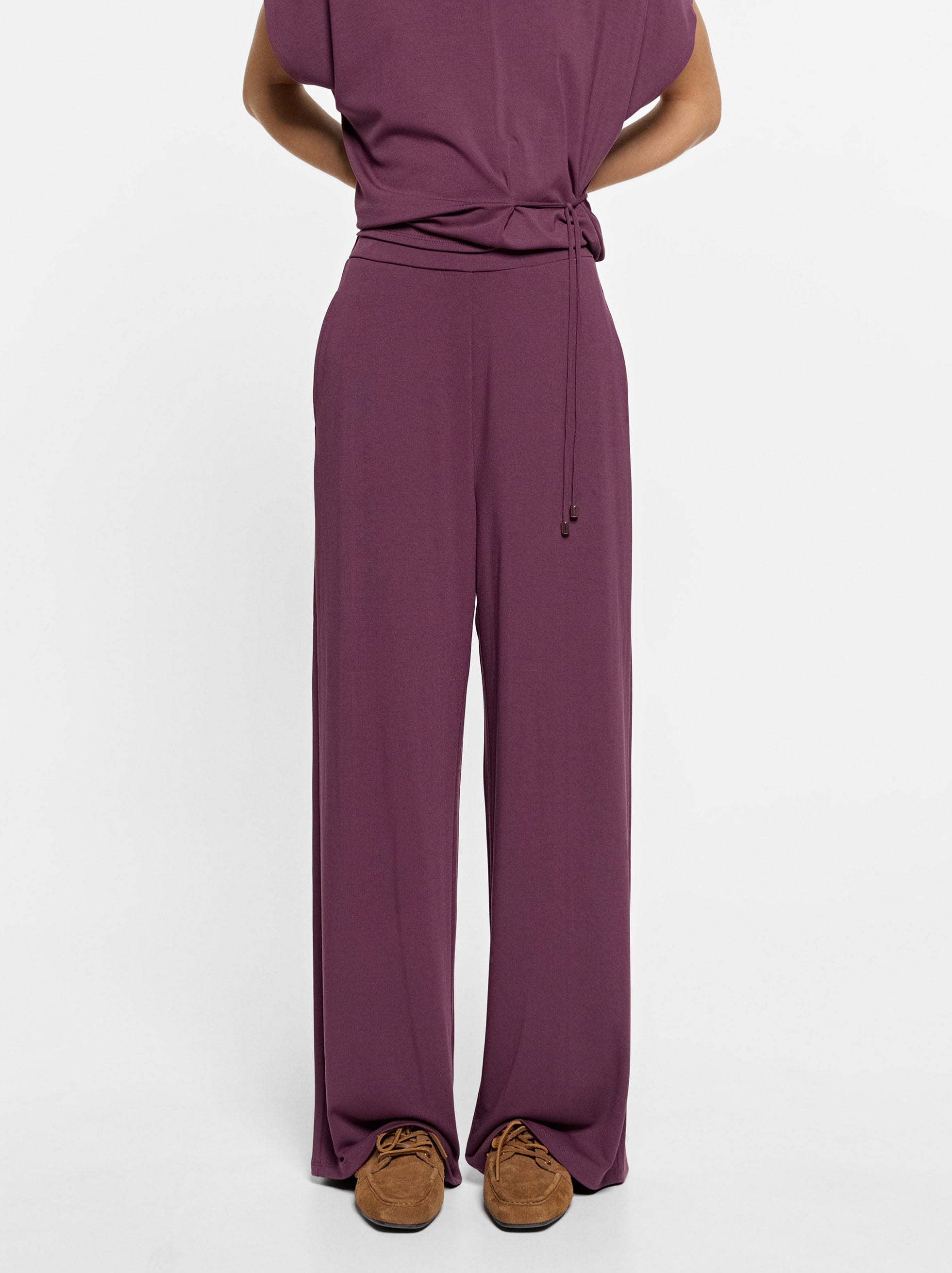 Fluid trousers with side pockets image number 1.0