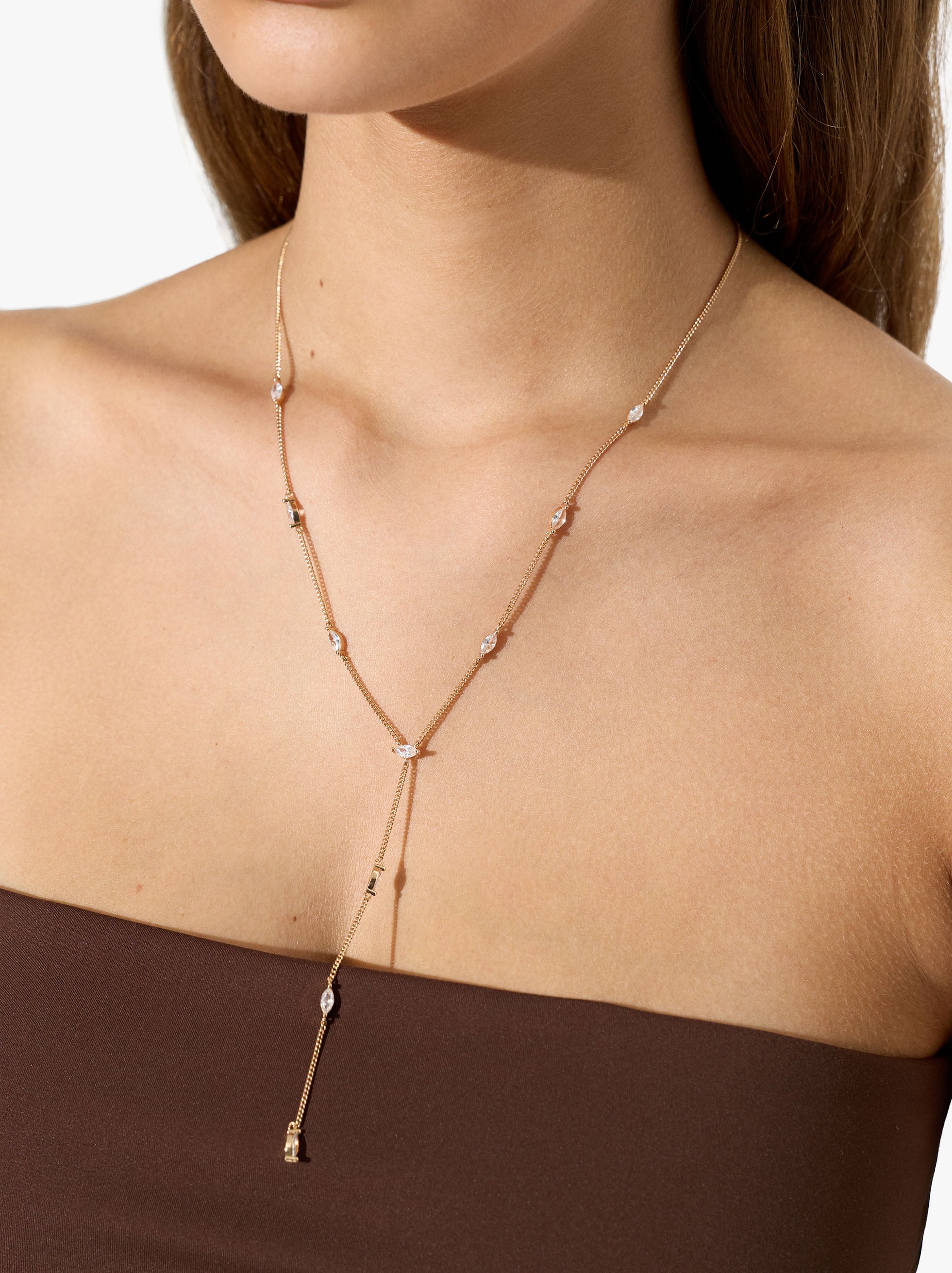 Collar largo con circonitas image number 1.0