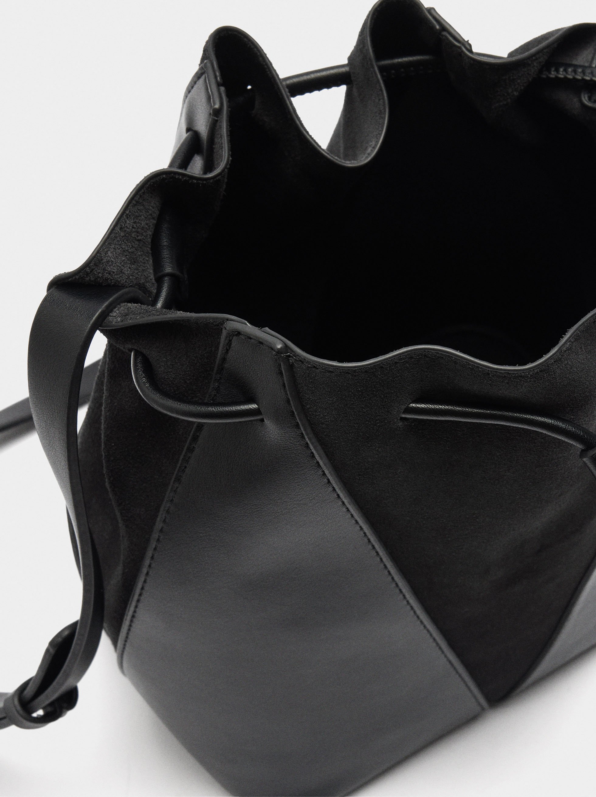 Sac seau avec cuir M image number 4.0