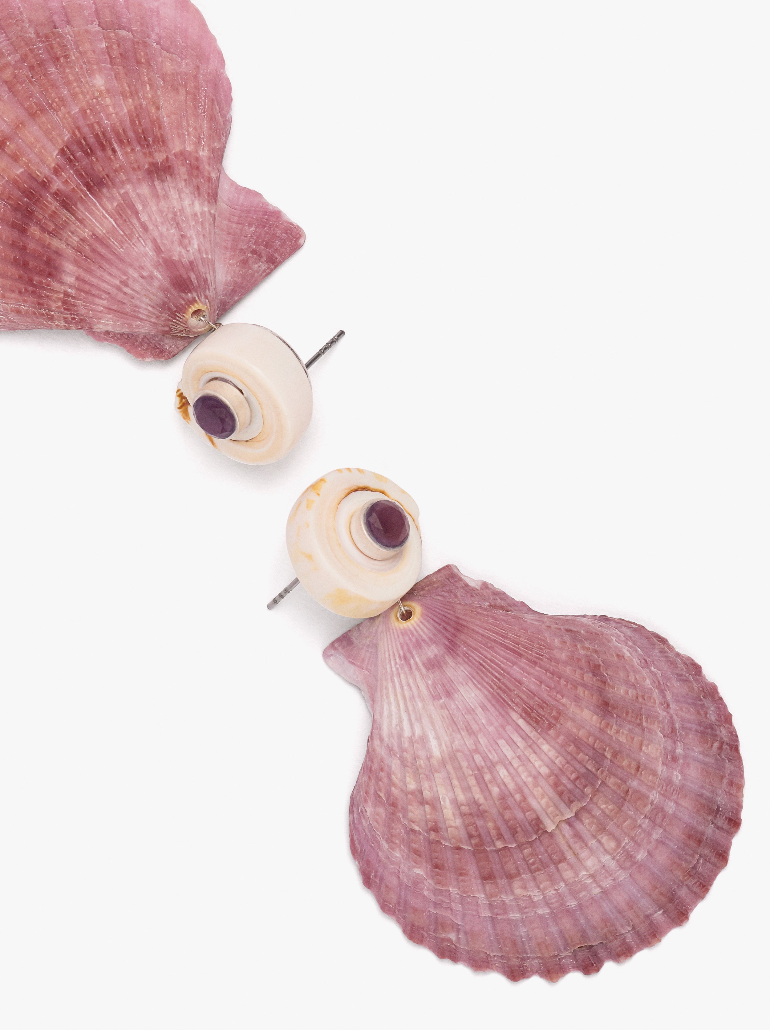 Pendientes largos con conchas image number 2.0