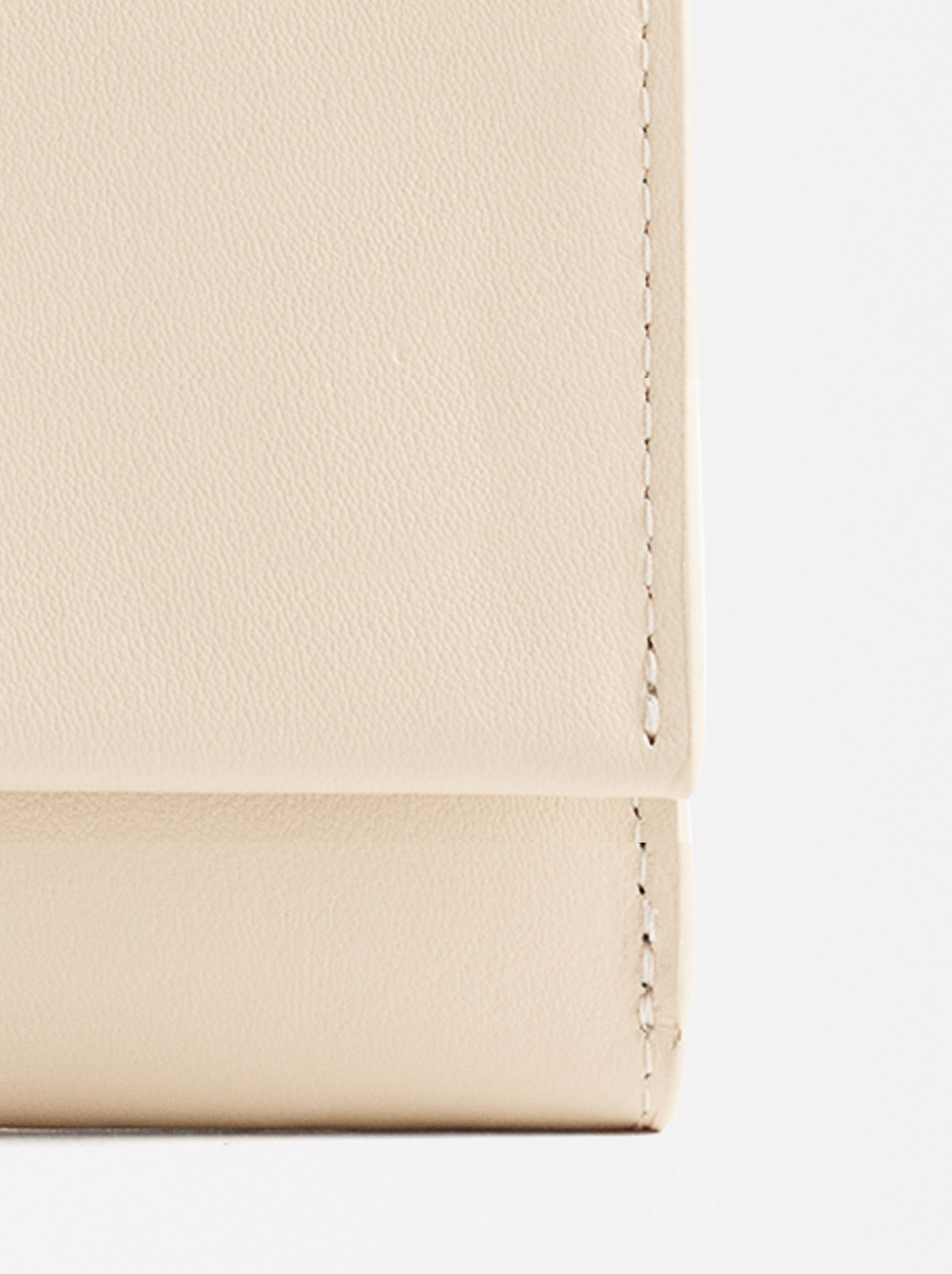 Leather wallet image number 4.0