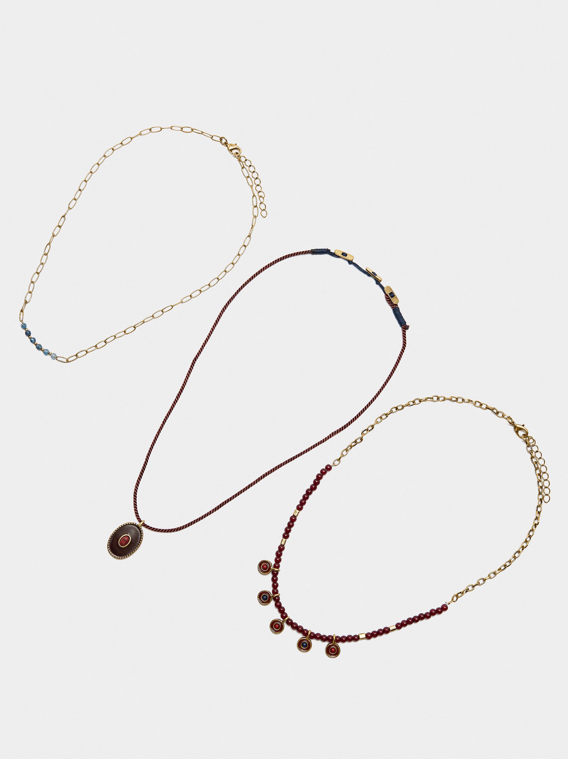 Set of necklaces with stone and resin beads image number 2.0
