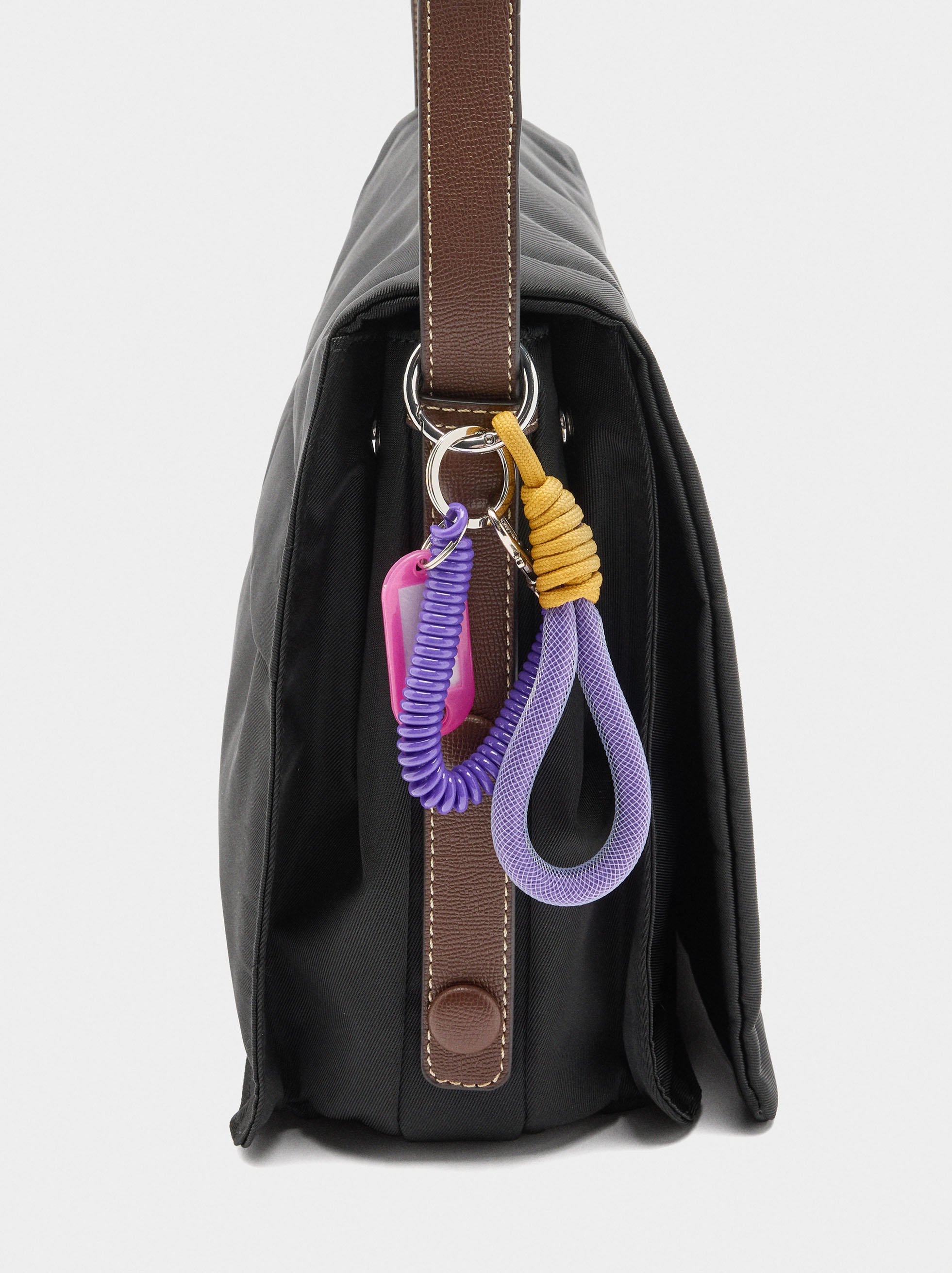 Bolso bandolera de nylon XL image number 2.0