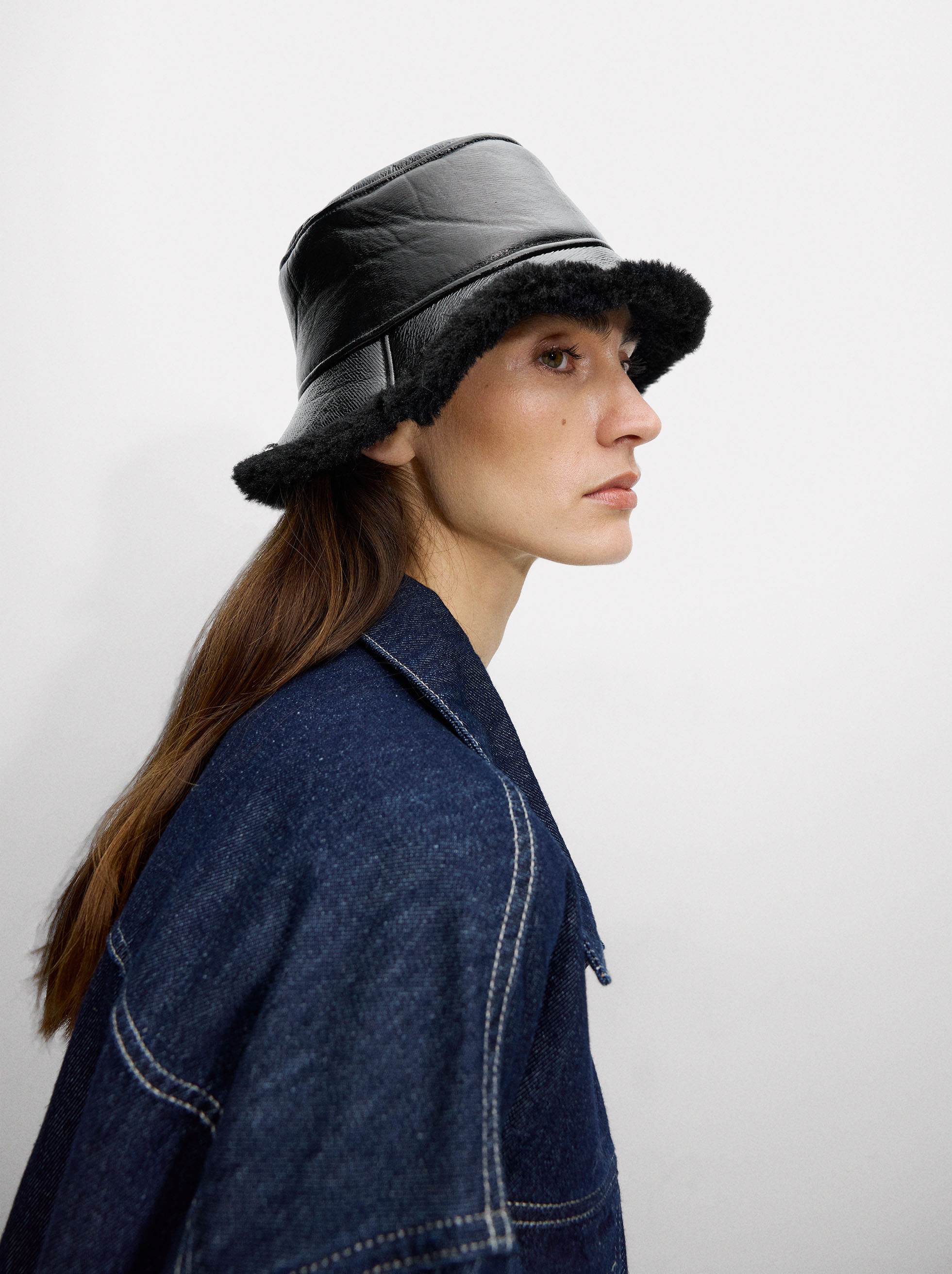 Waterproof patent bucket hat image number 1.0