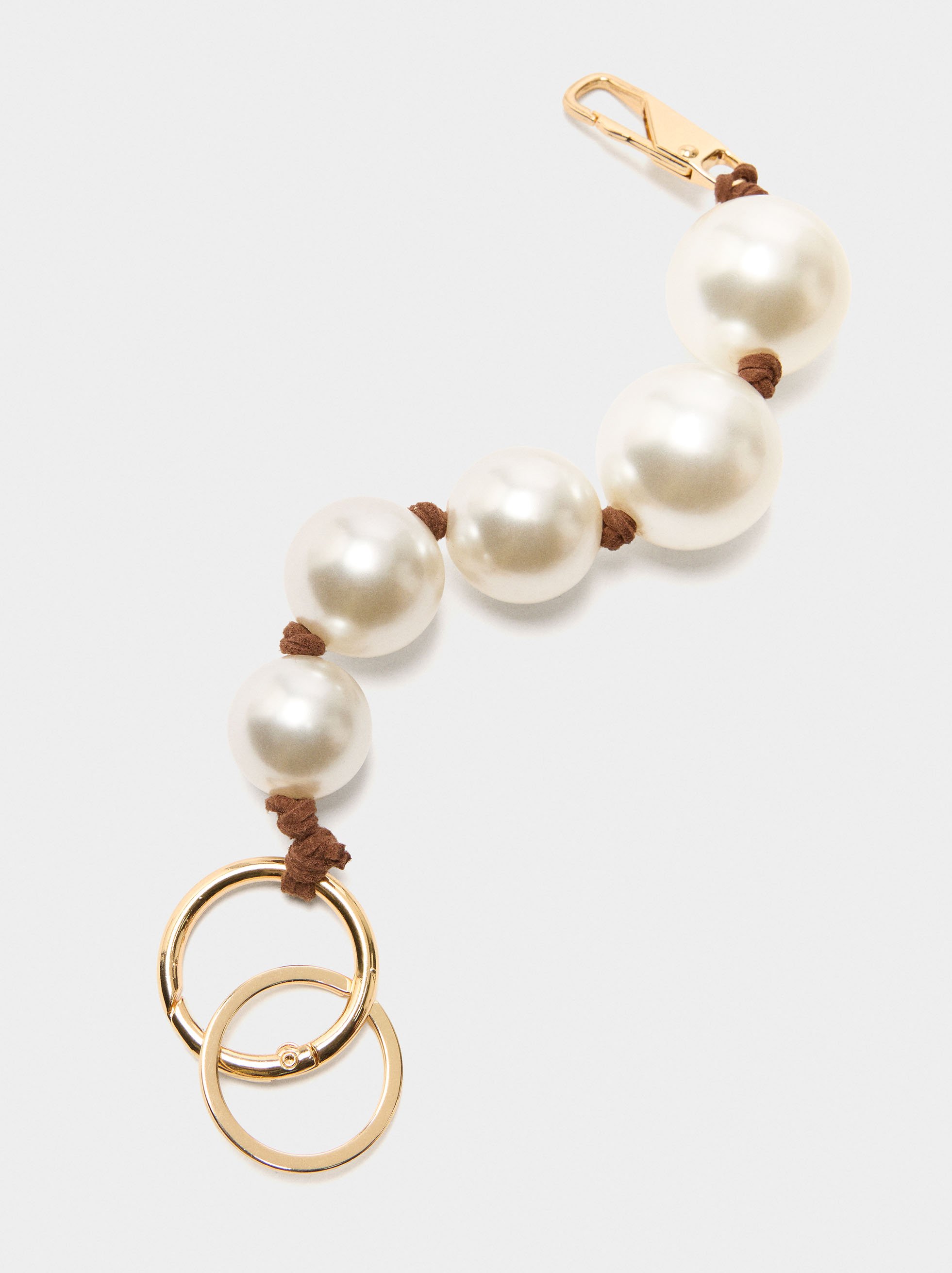 Keychain charm with pearls image number 1.0